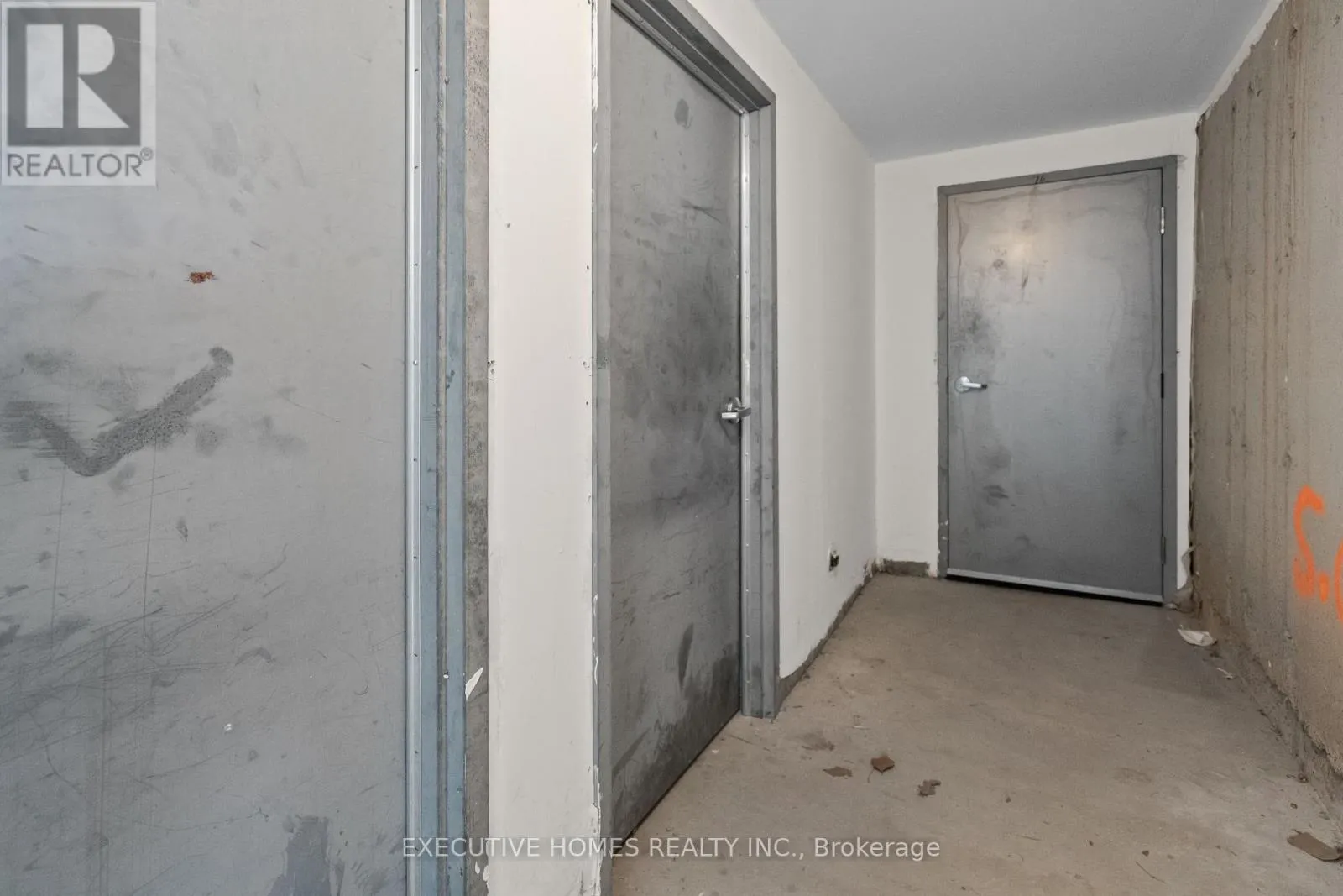 74 - 383 DUNDAS STREET E