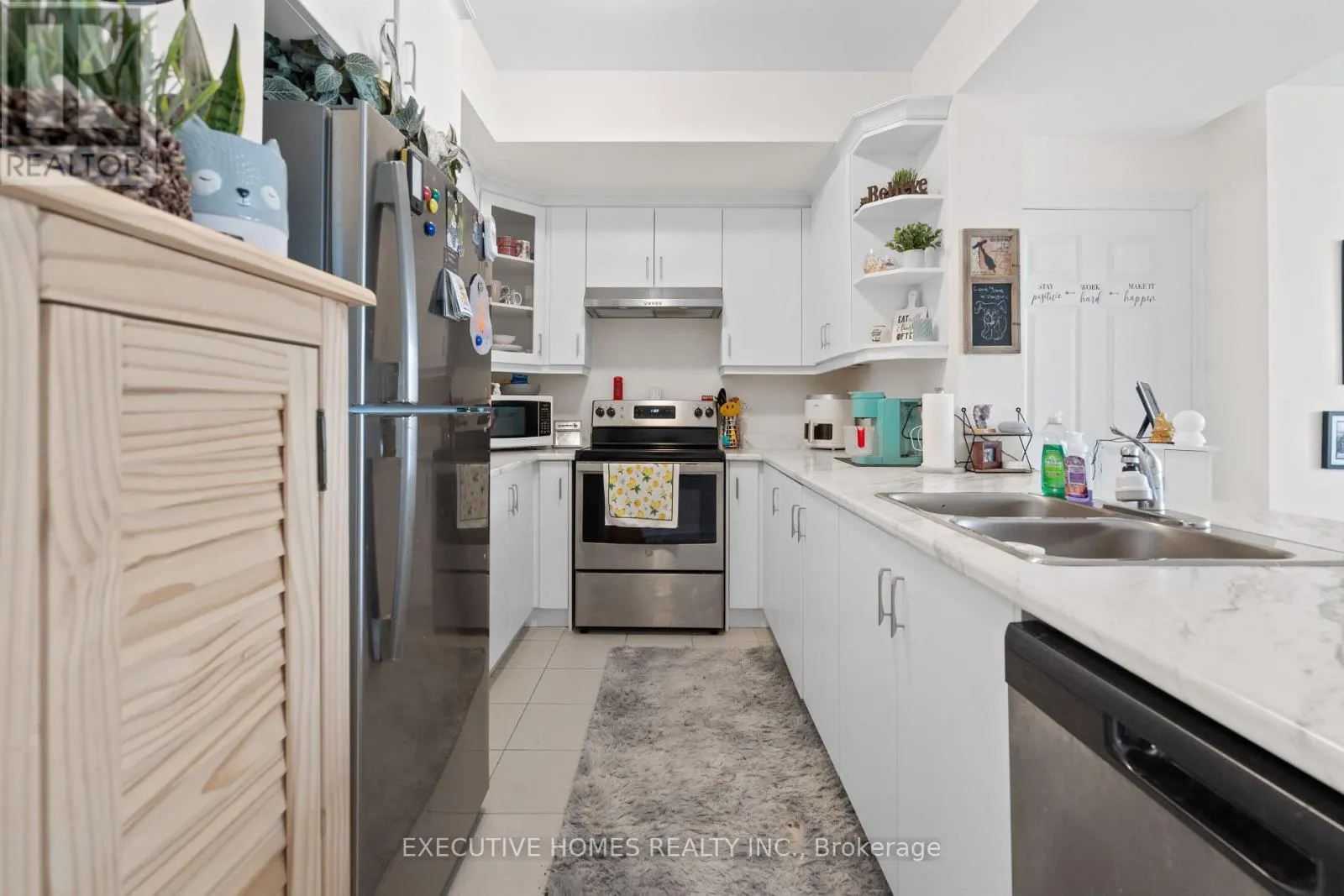 74 - 383 DUNDAS STREET E