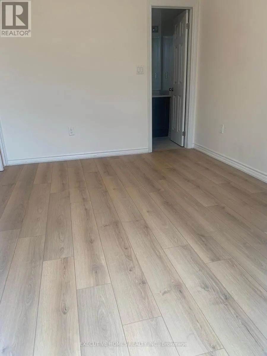 74 - 383 DUNDAS STREET E