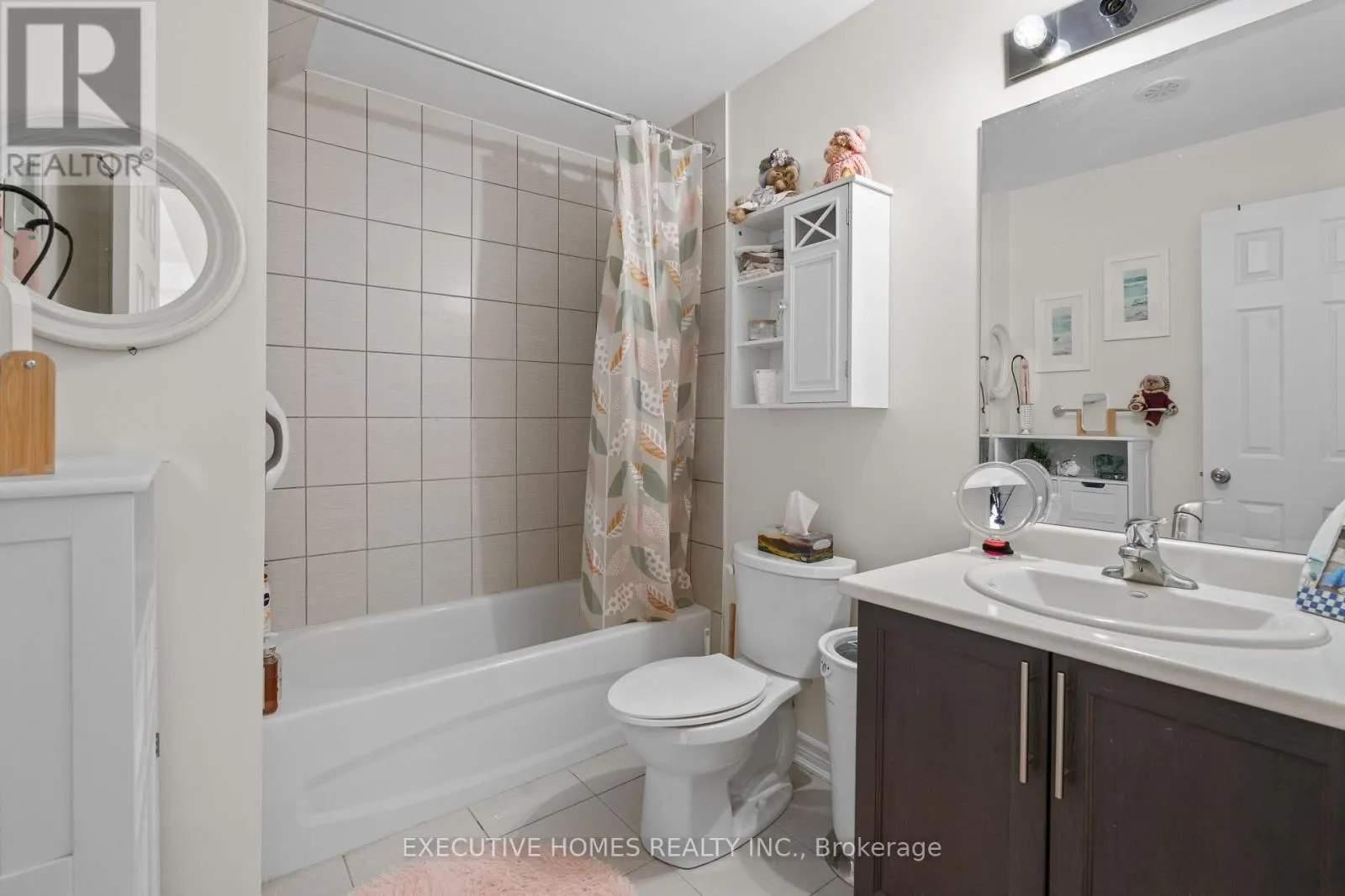 74 - 383 DUNDAS STREET E