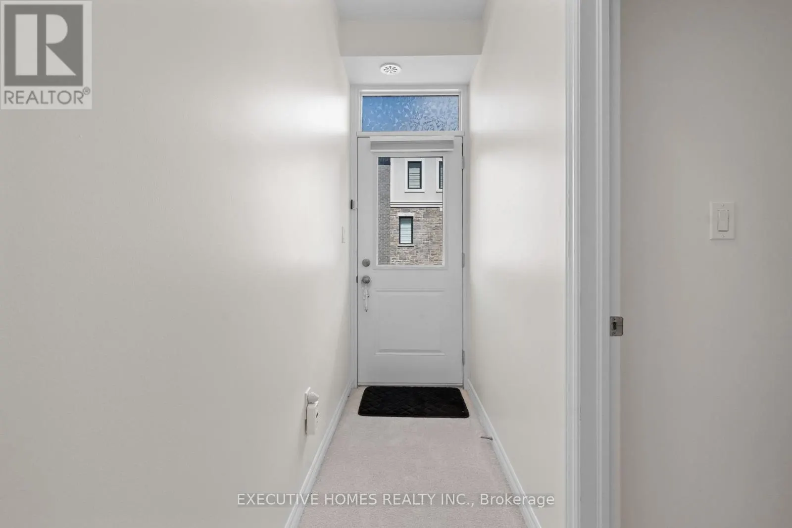 74 - 383 DUNDAS STREET E