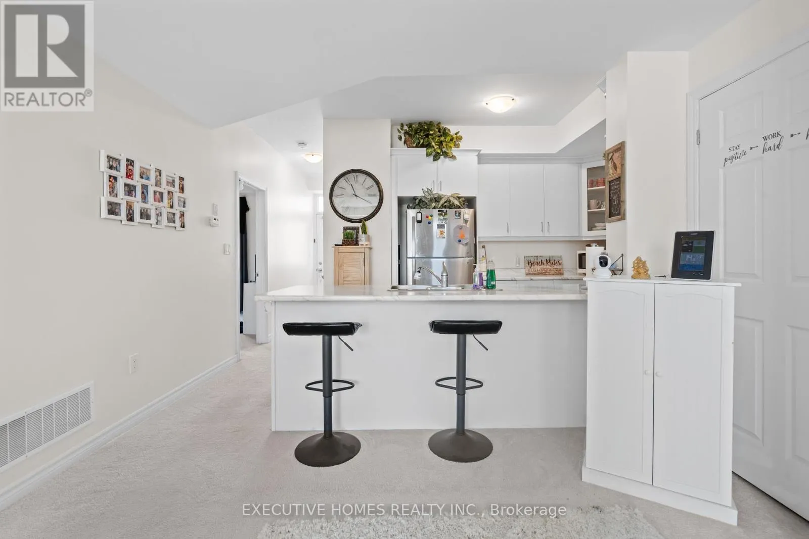 74 - 383 DUNDAS STREET E