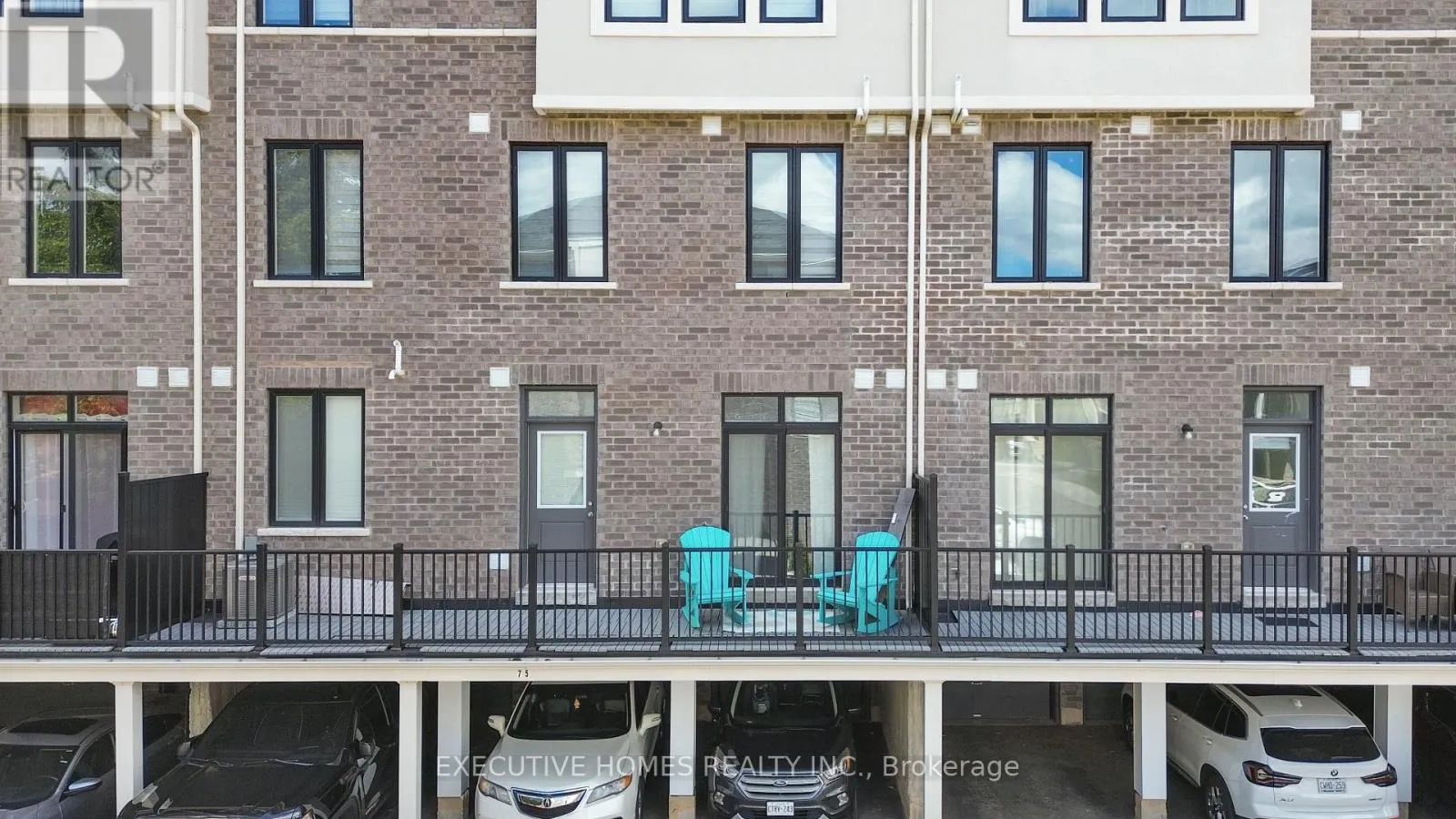74 - 383 DUNDAS STREET E