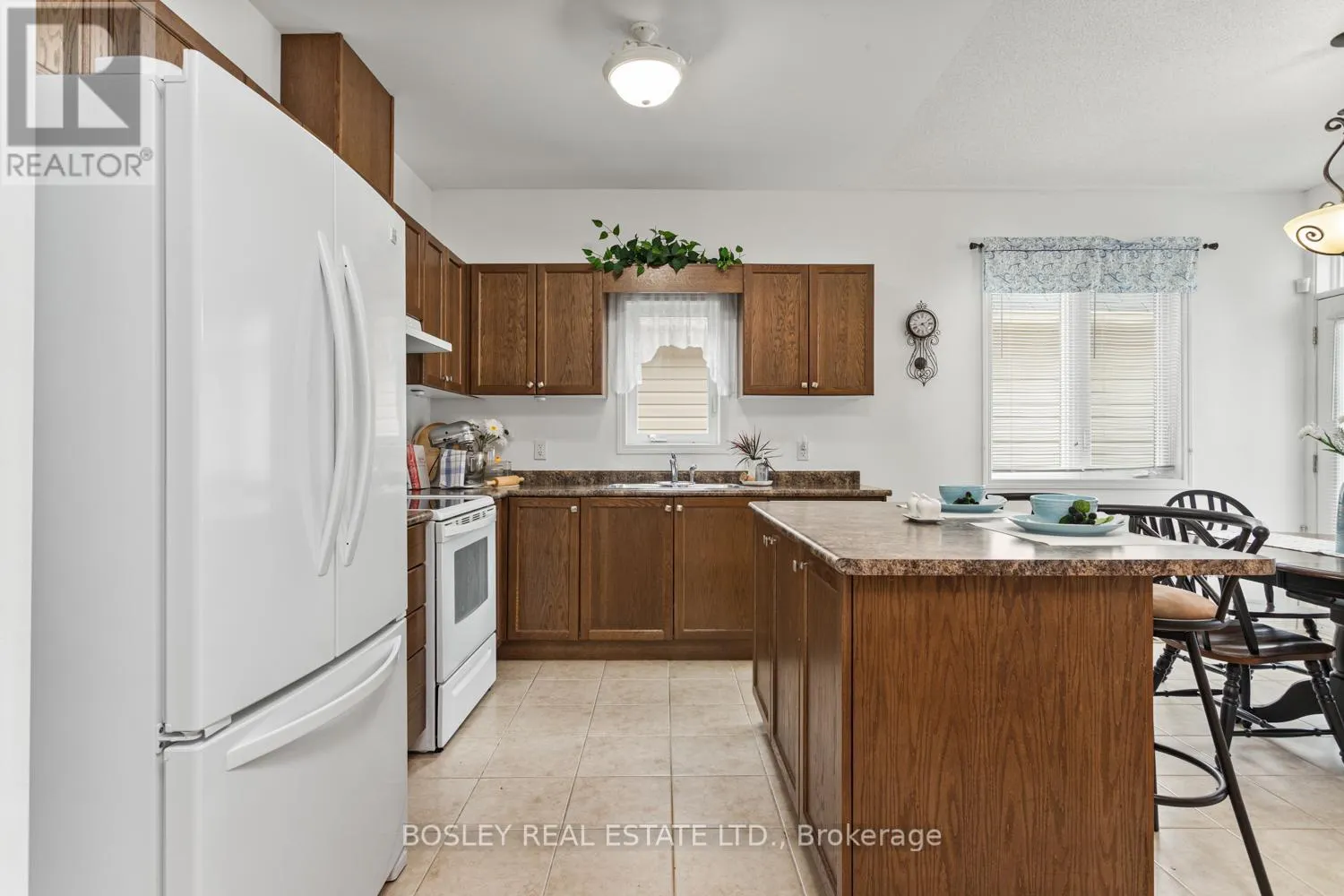 673 PRINCE OF WALES DRIVE