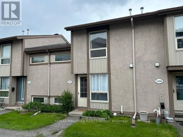 1957 STONEHENGE CRESCENT