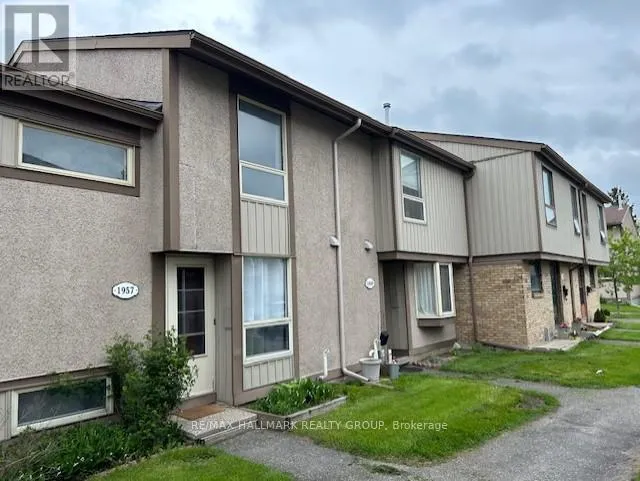 1957 STONEHENGE CRESCENT
