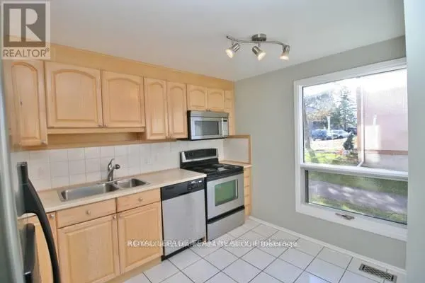 1957 STONEHENGE CRESCENT