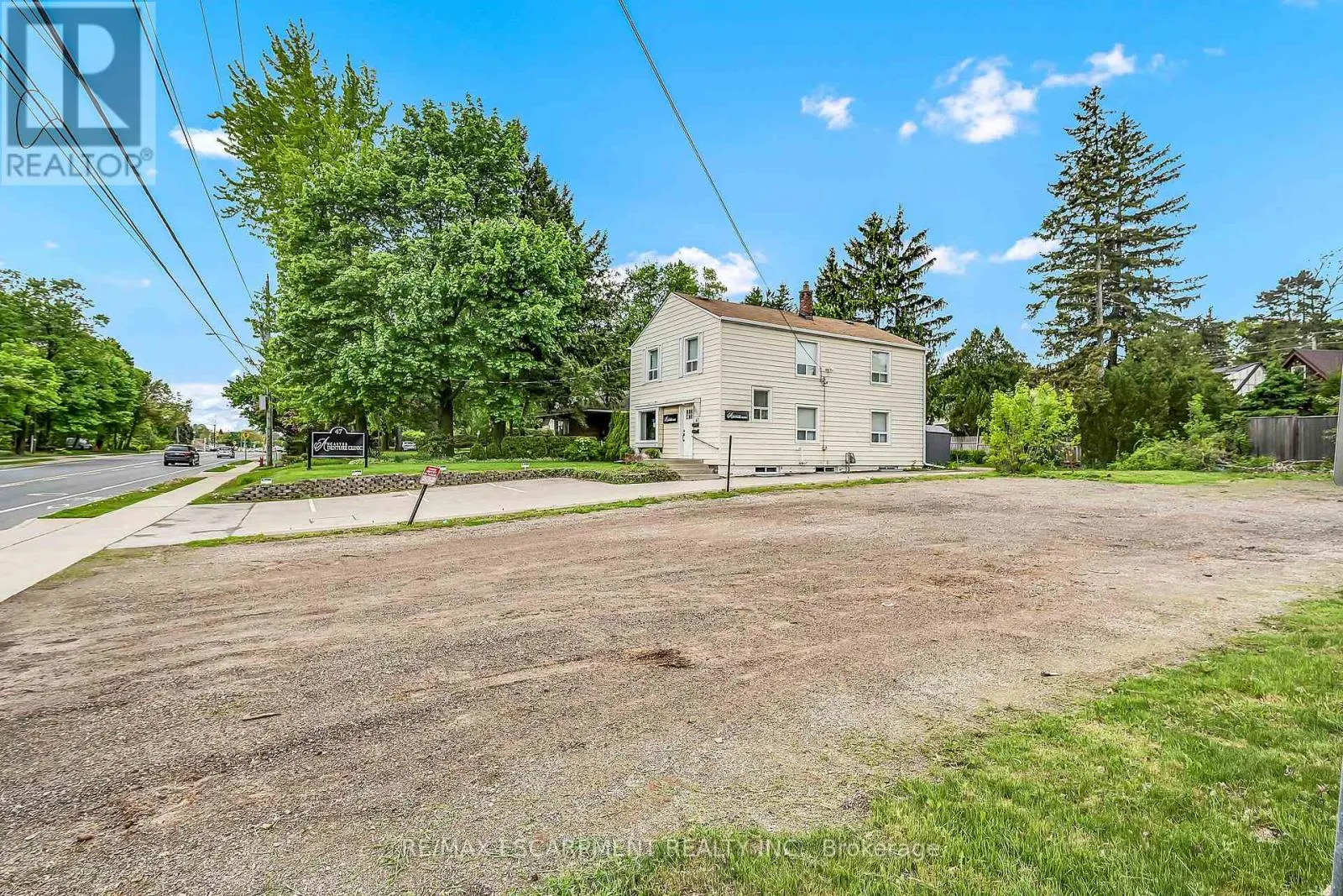 51 WILSON STREET E