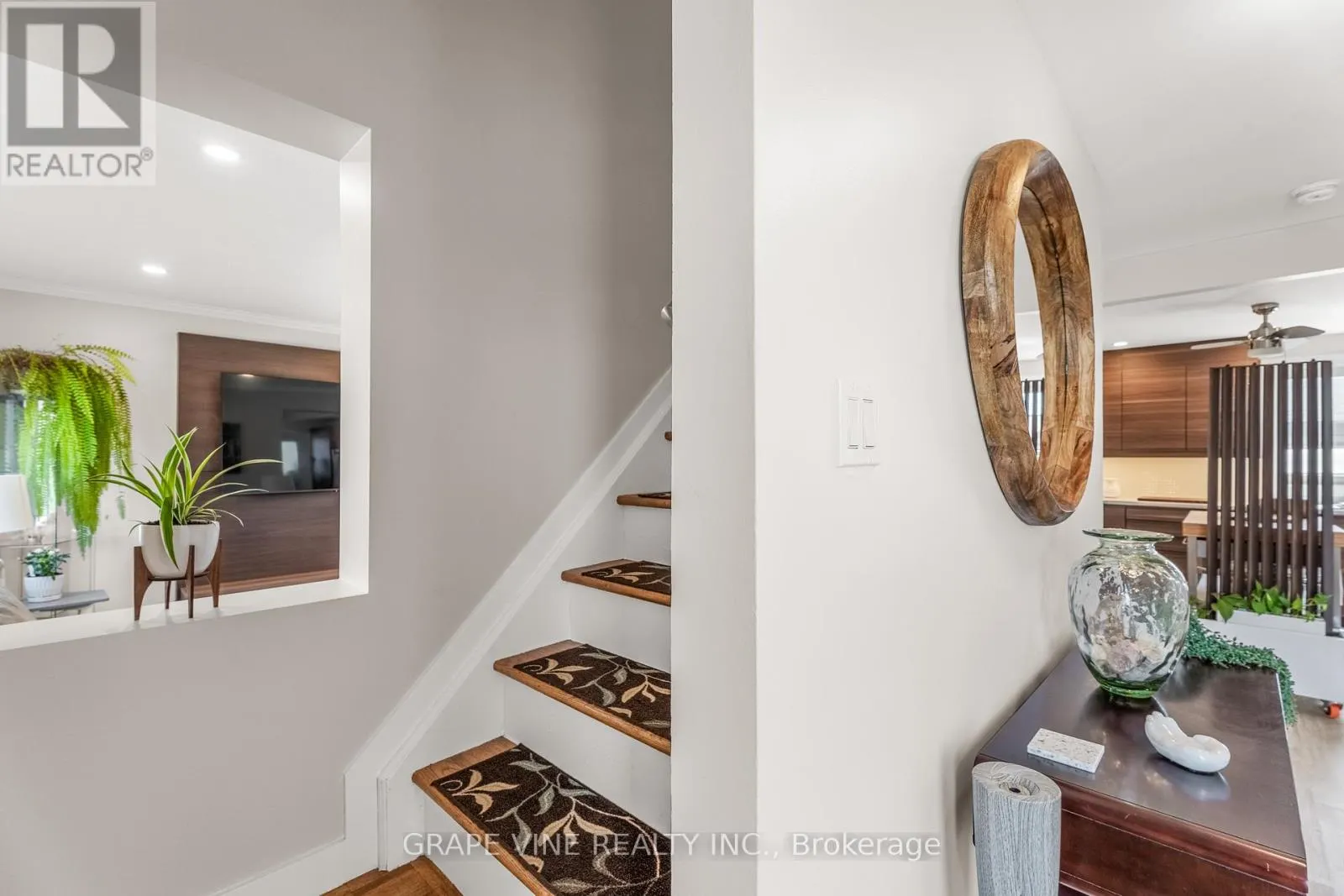 406 WOODFIELD DRIVE