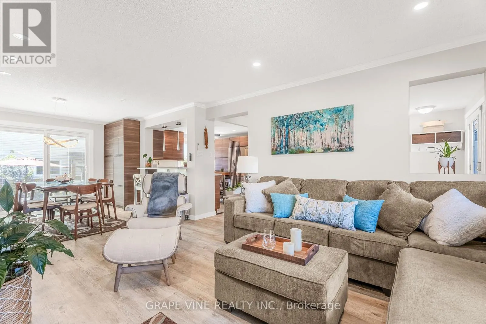406 WOODFIELD DRIVE
