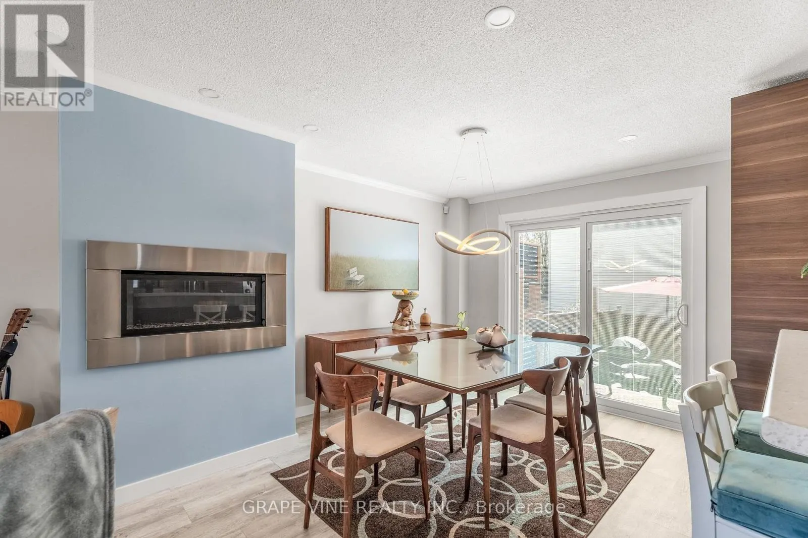 406 WOODFIELD DRIVE