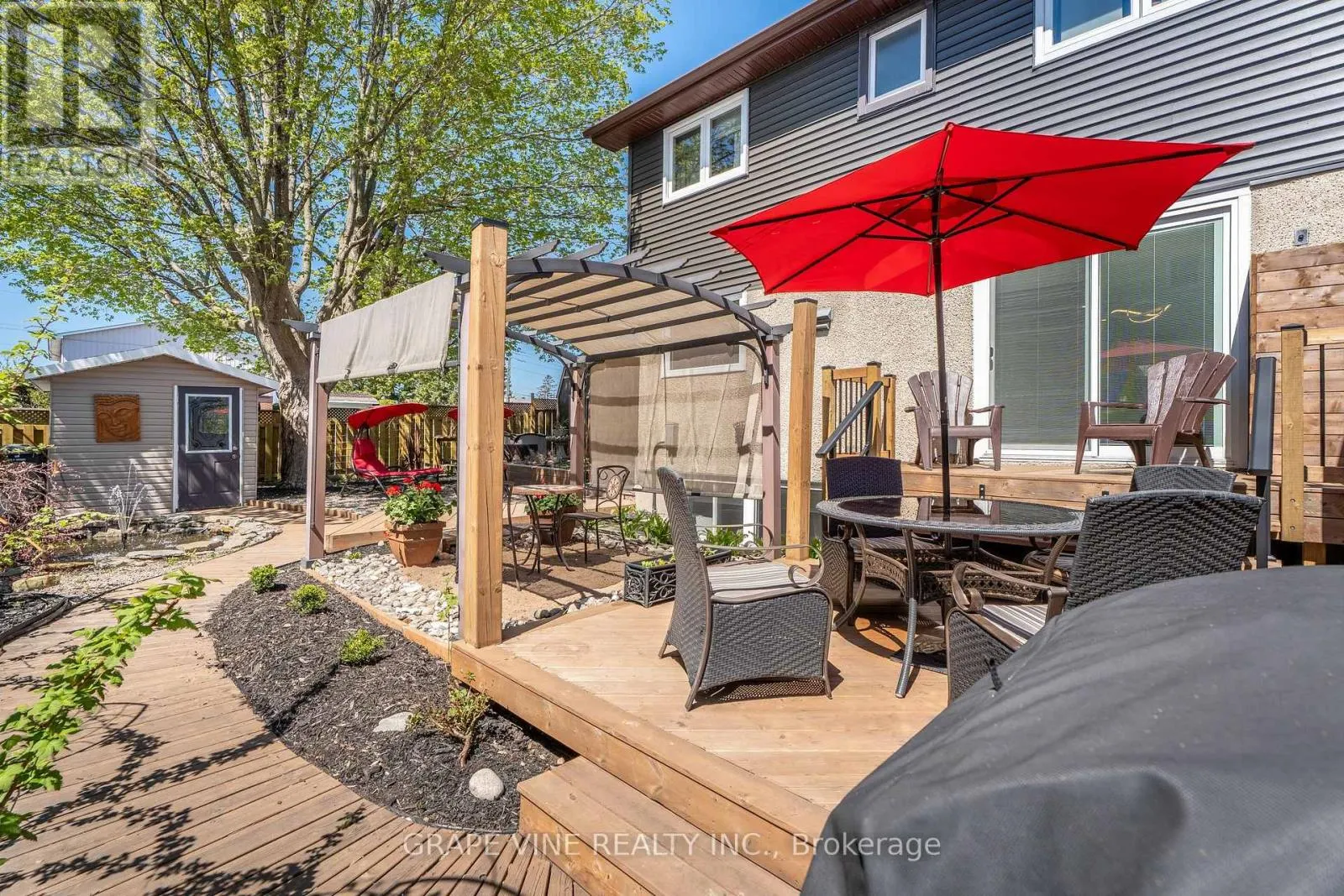 406 WOODFIELD DRIVE