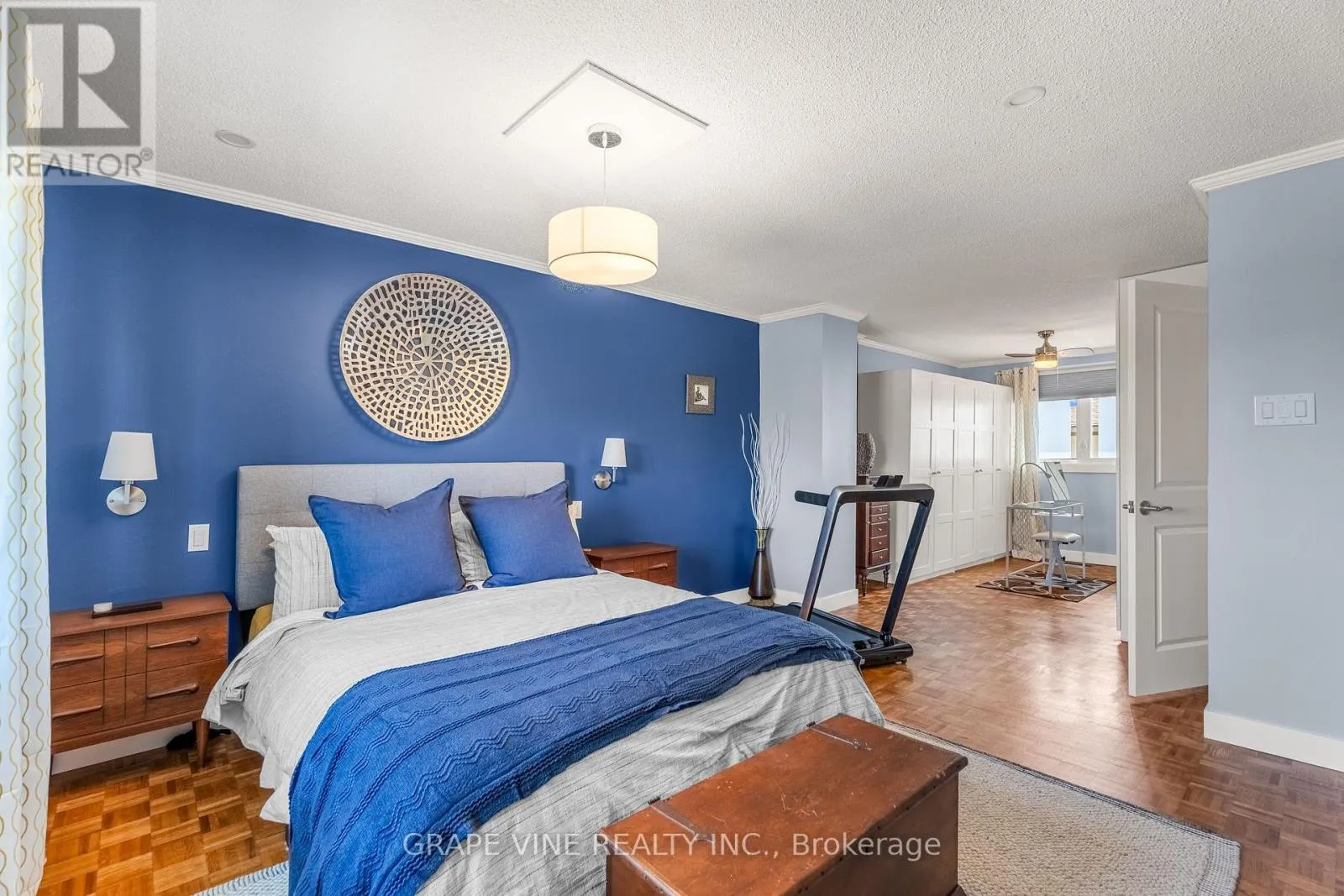 406 WOODFIELD DRIVE