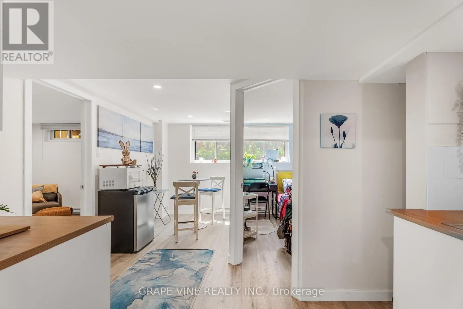 406 WOODFIELD DRIVE