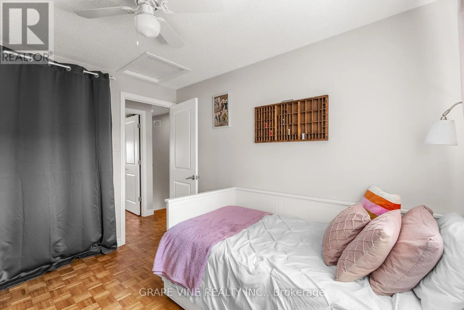406 WOODFIELD DRIVE