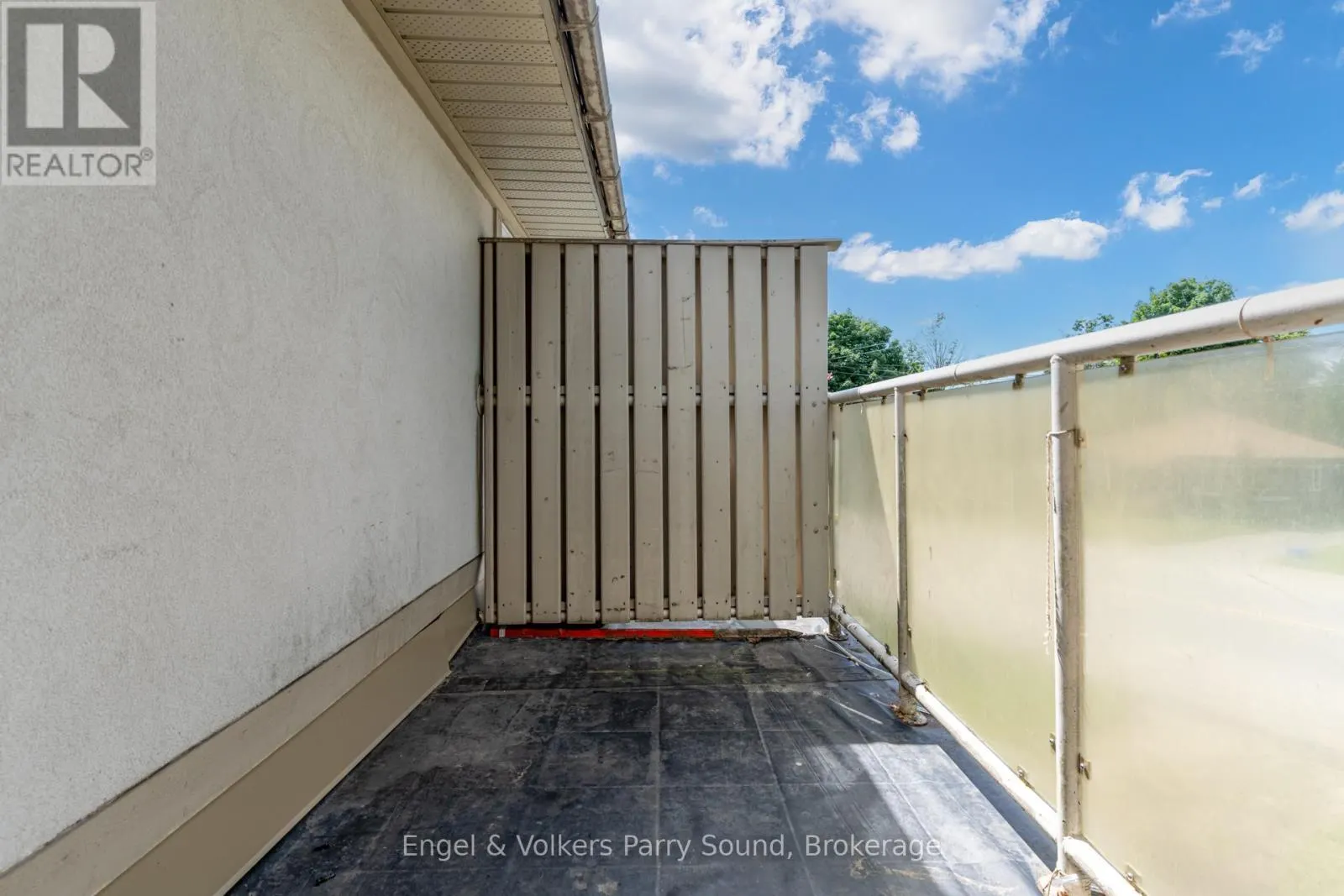 128 ISABELLA STREET