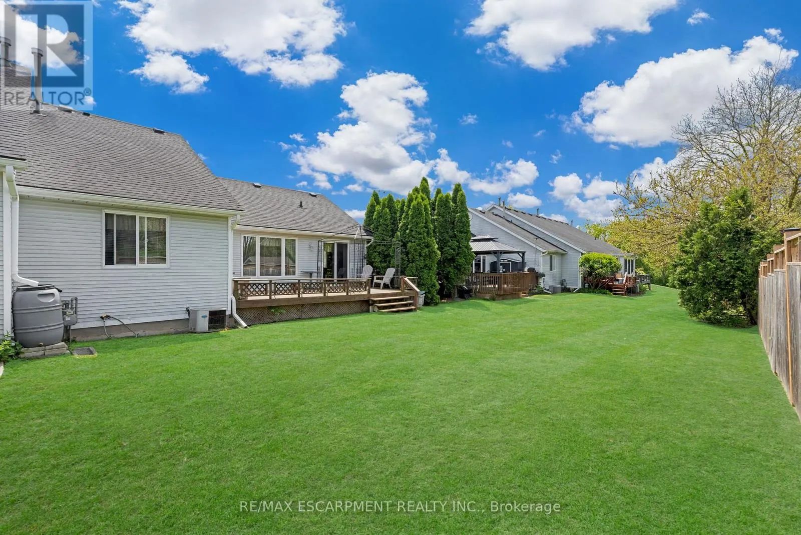 8 GARDEN DRIVE