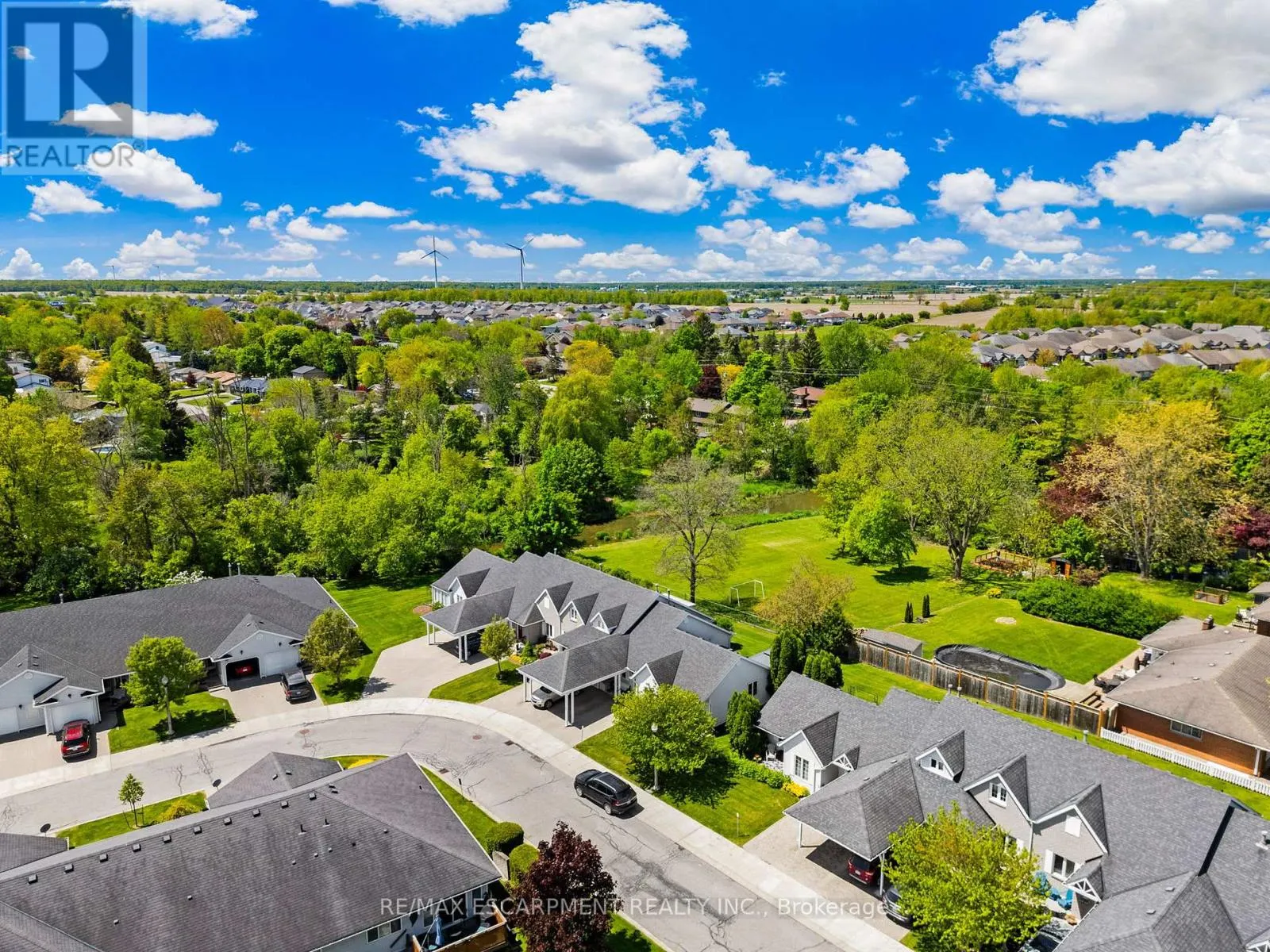 8 GARDEN DRIVE