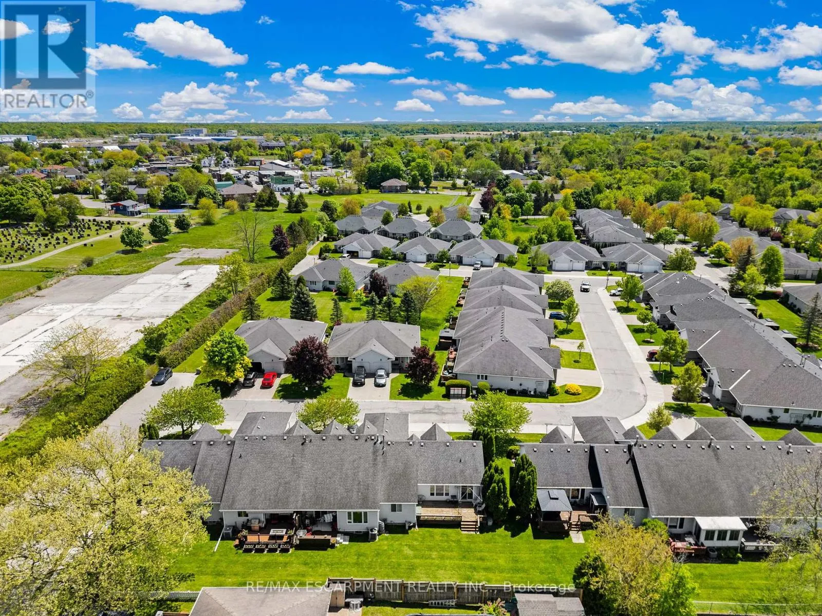 8 GARDEN DRIVE