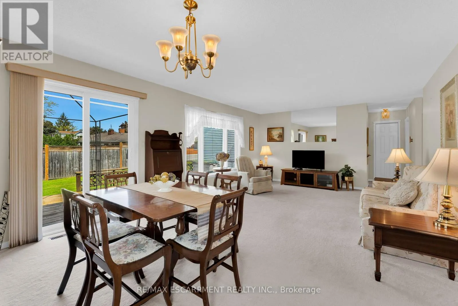 8 GARDEN DRIVE