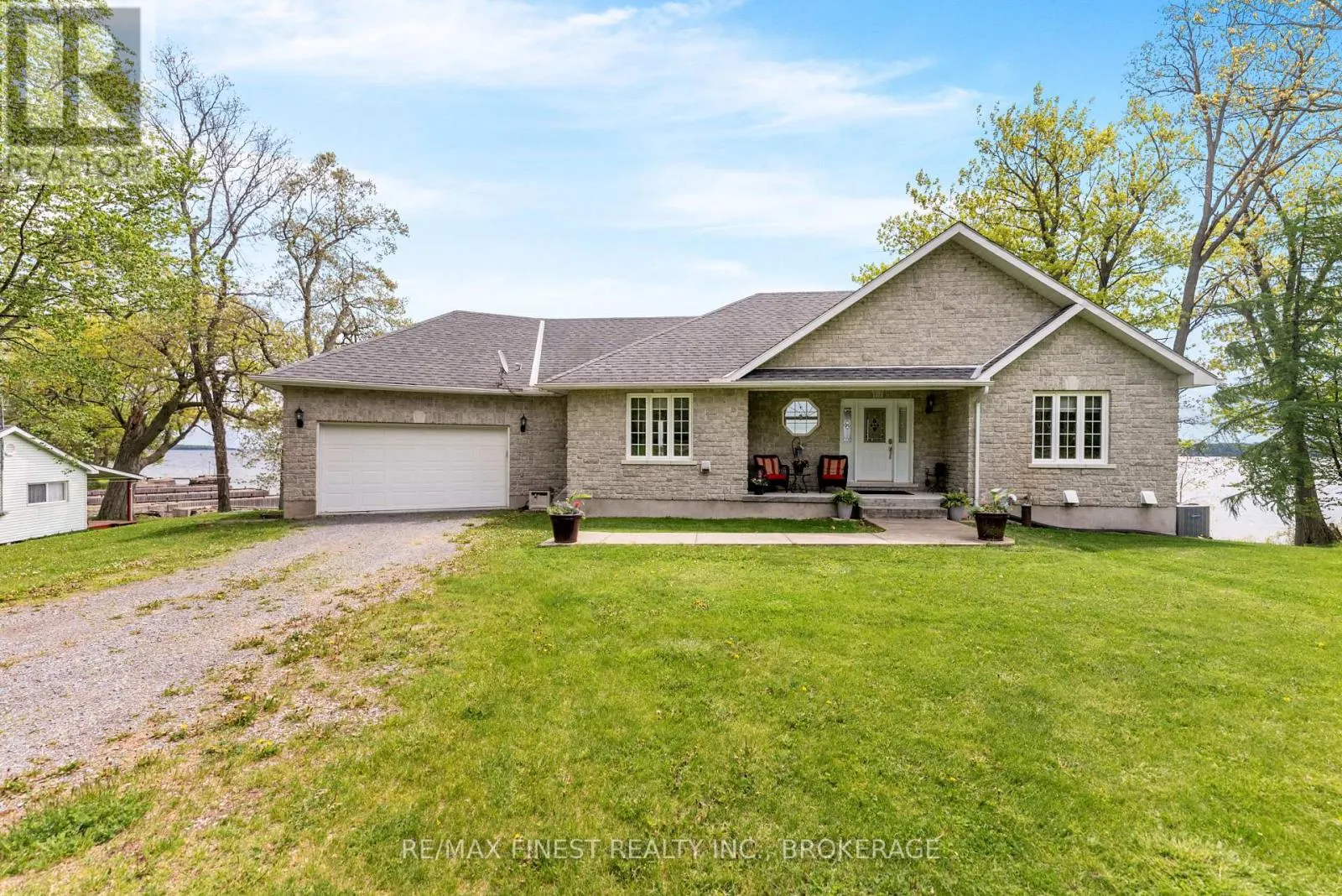 121 HICKORY LANE