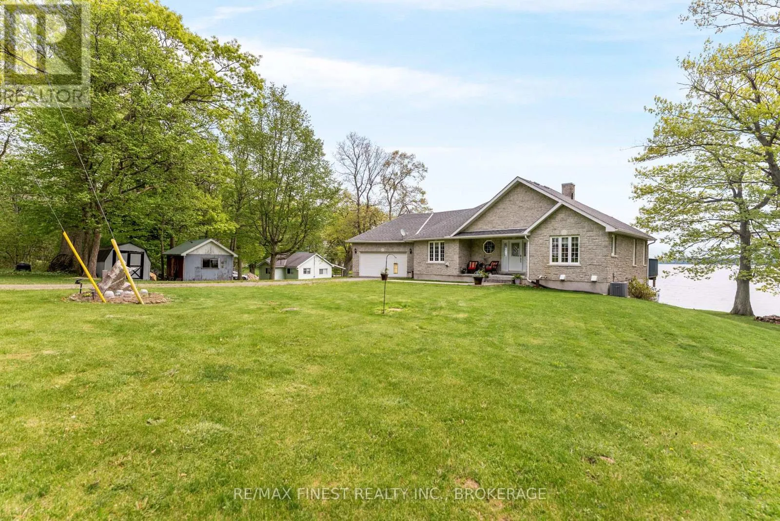121 HICKORY LANE