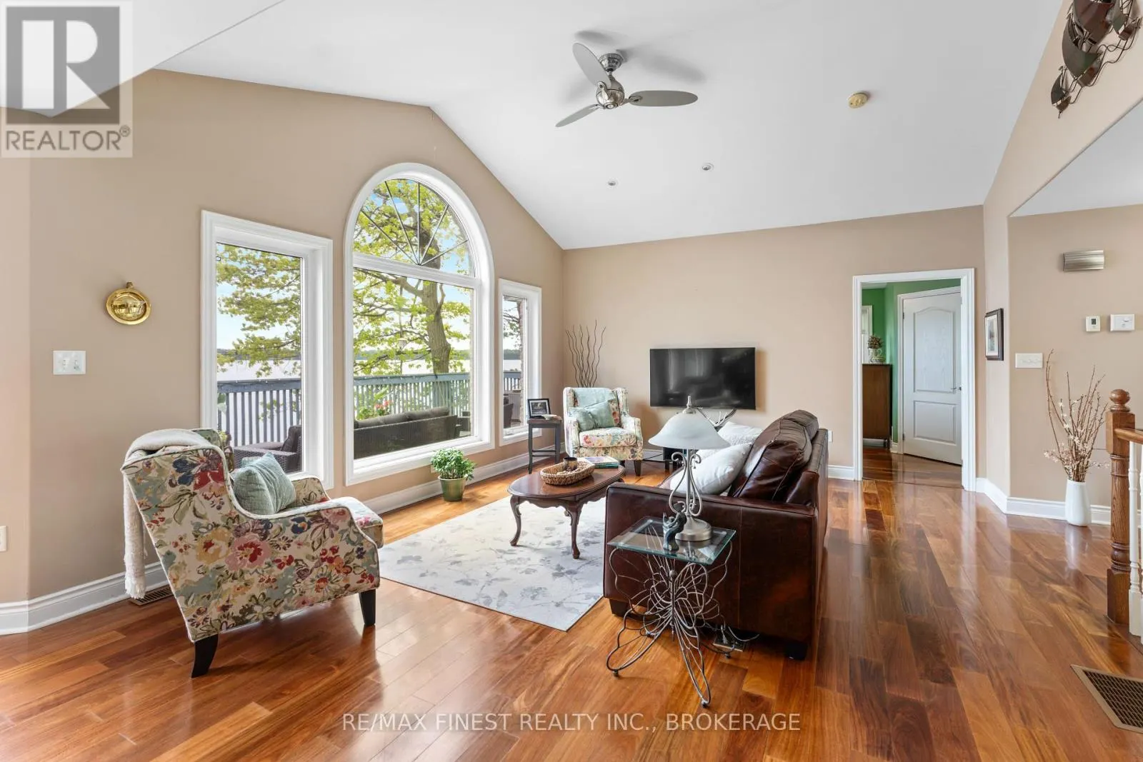 121 HICKORY LANE