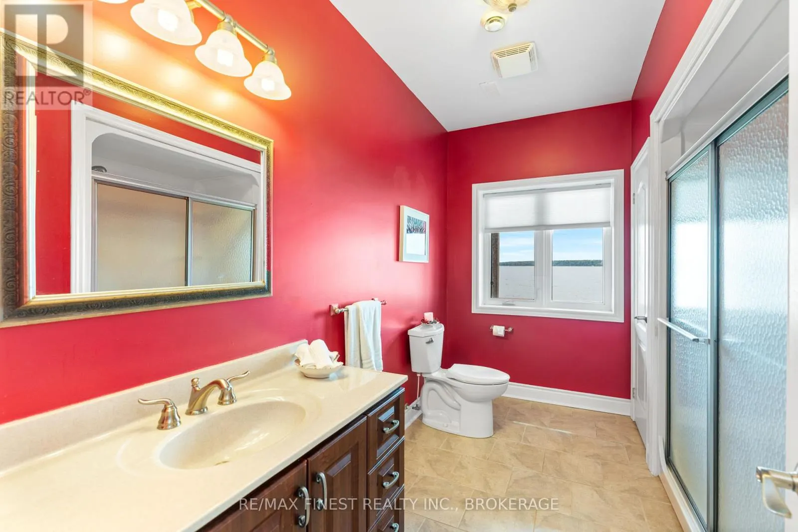 121 HICKORY LANE