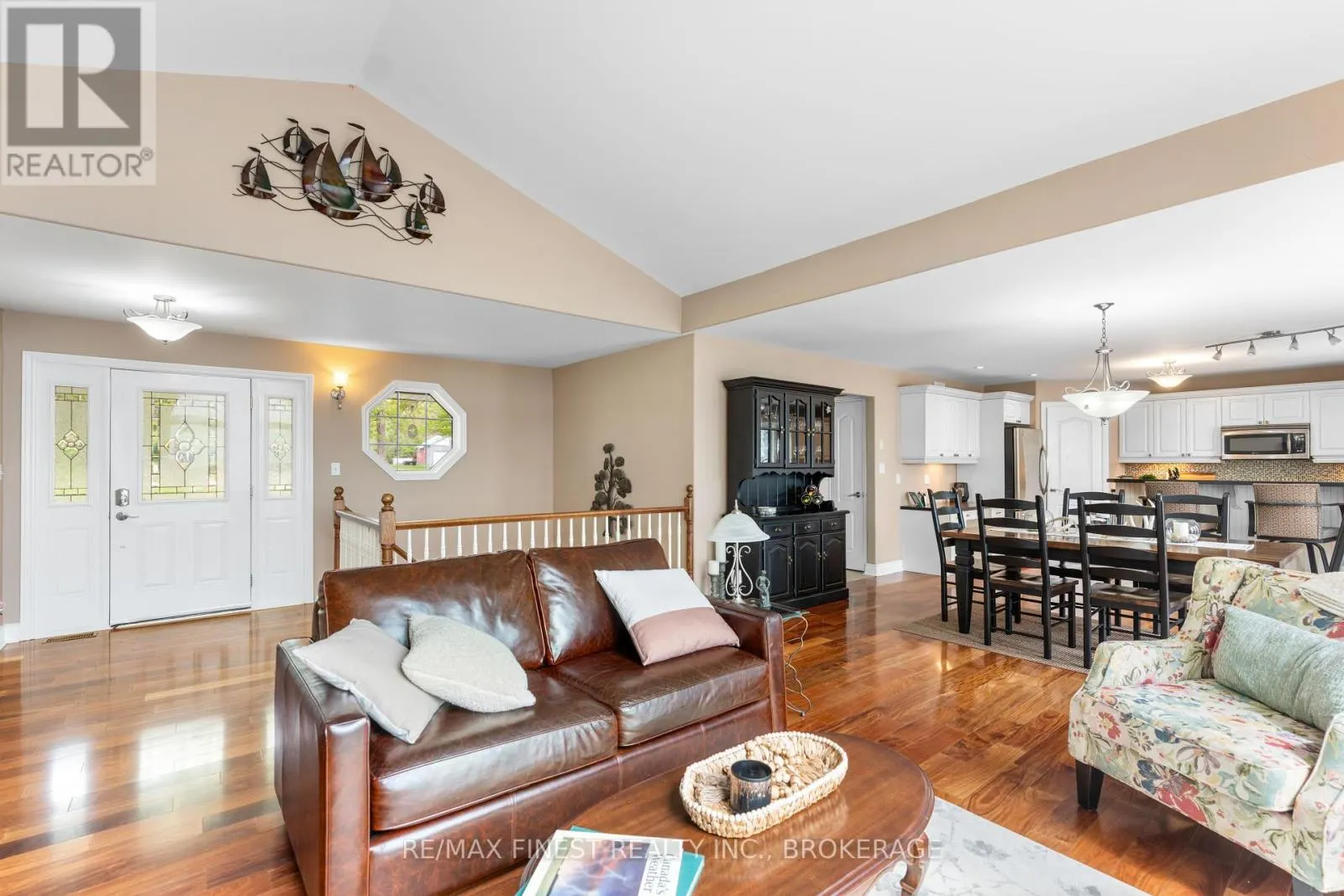 121 HICKORY LANE