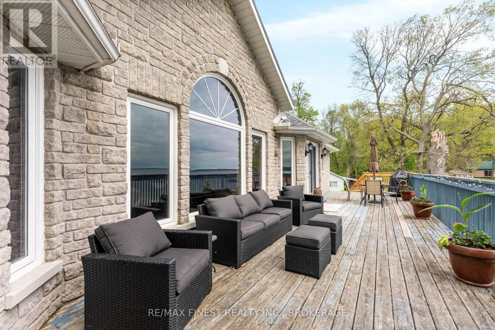 121 HICKORY LANE