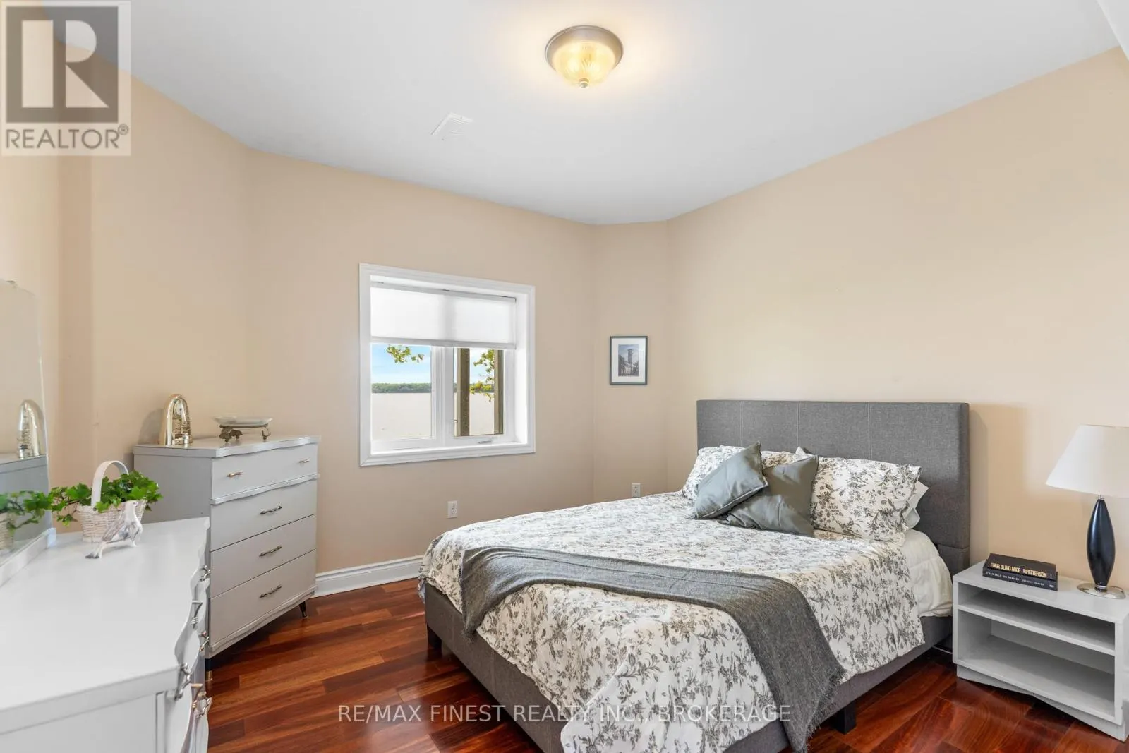 121 HICKORY LANE
