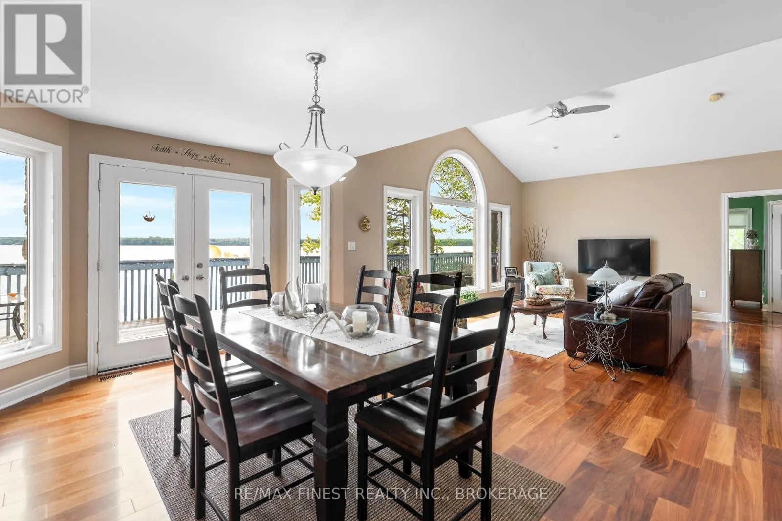 121 HICKORY LANE