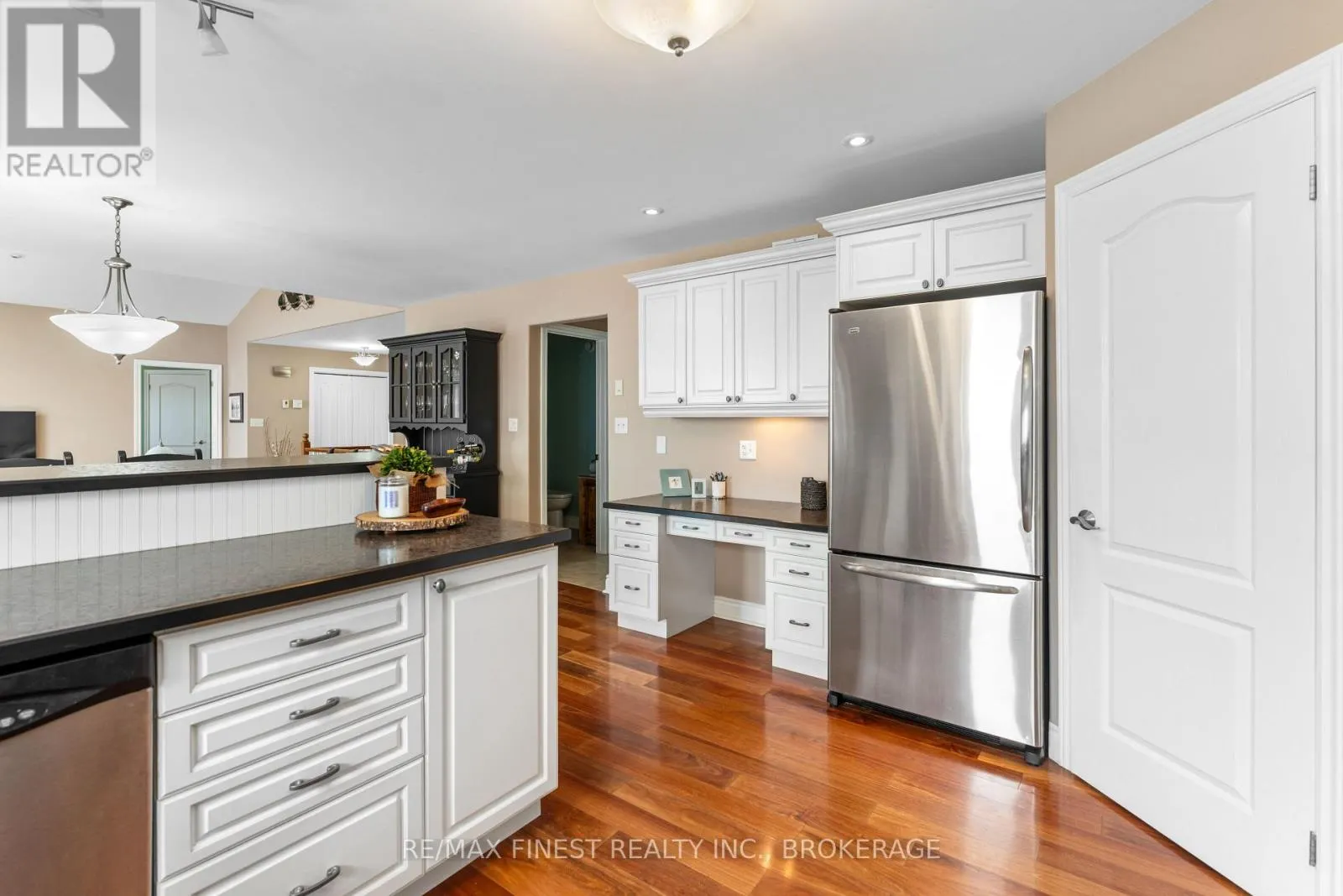 121 HICKORY LANE