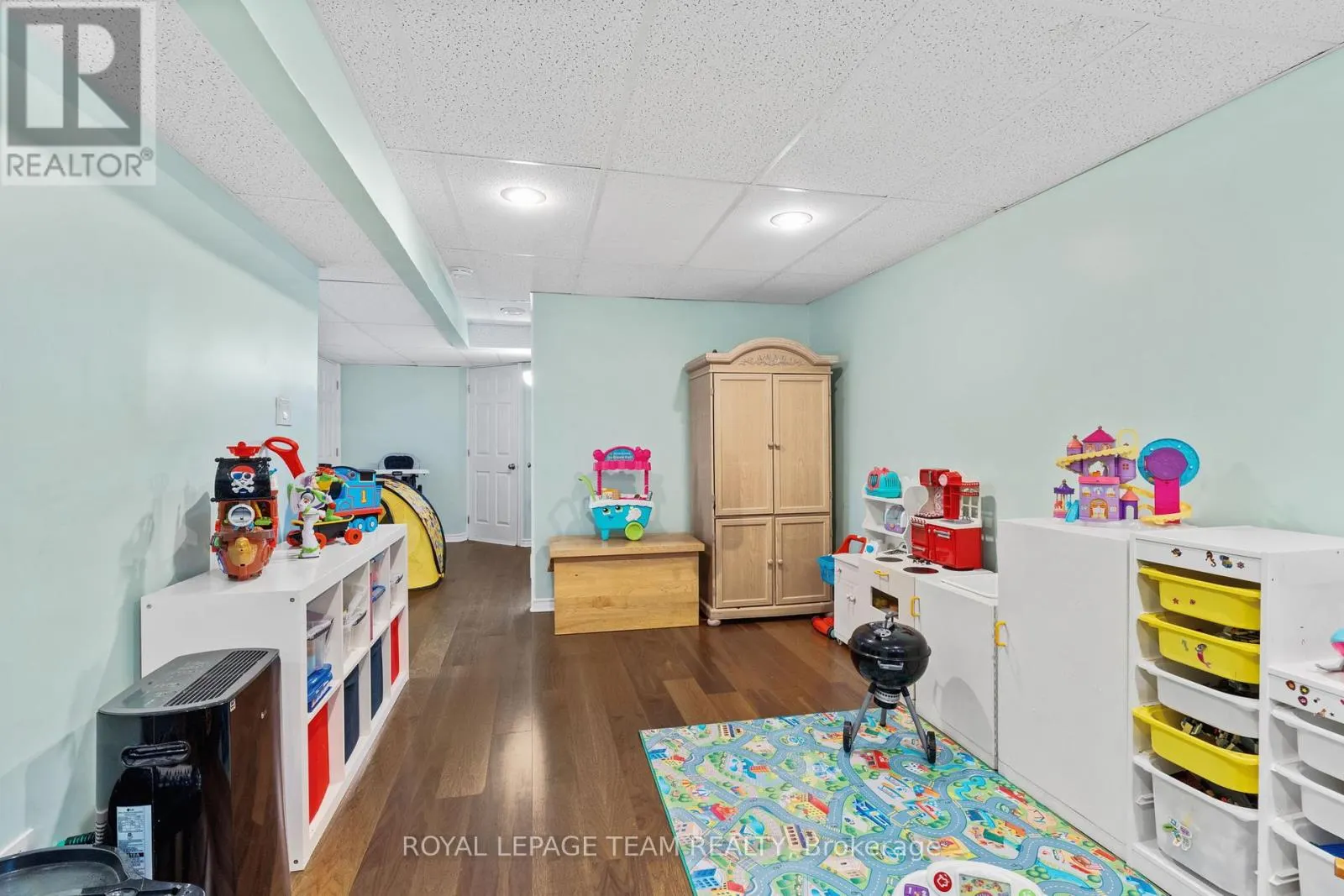 71 GRENADIER WAY