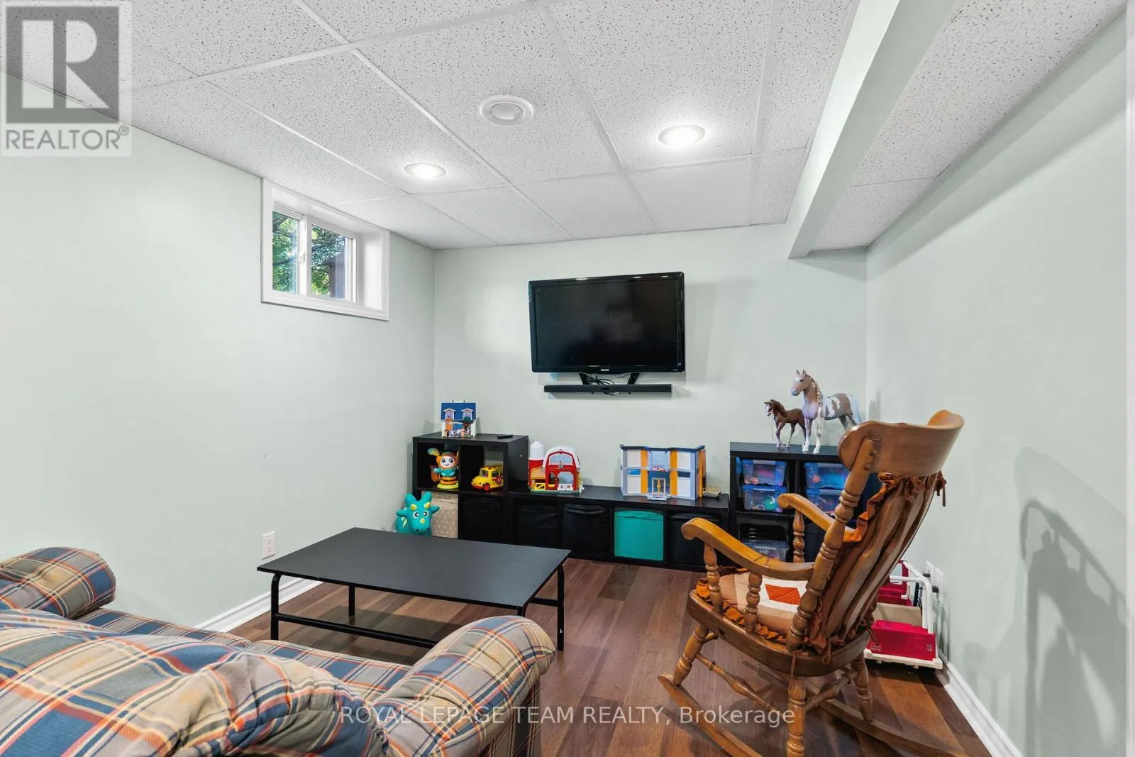 71 GRENADIER WAY