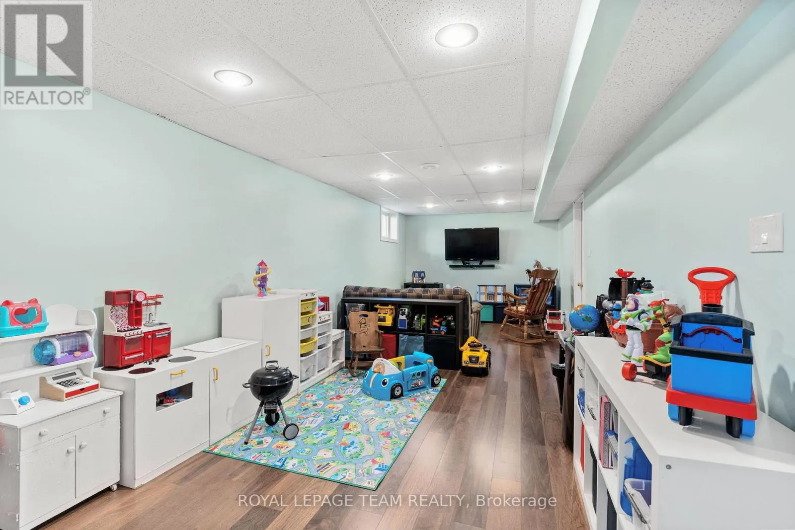 71 GRENADIER WAY