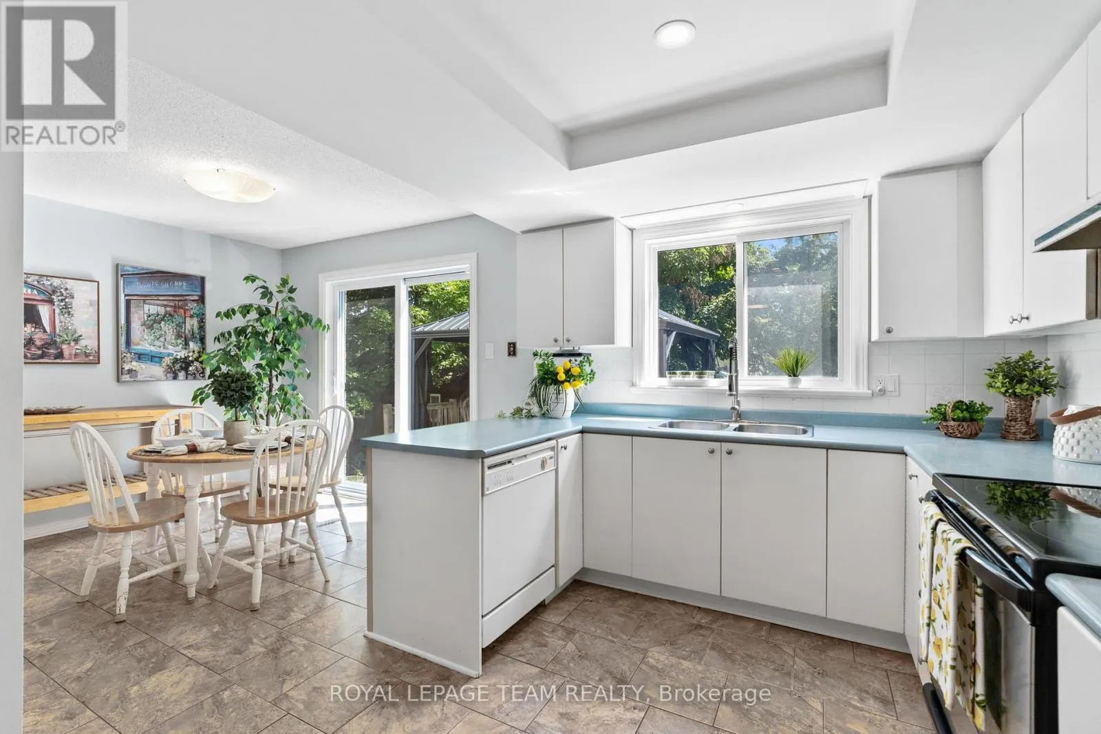 71 GRENADIER WAY