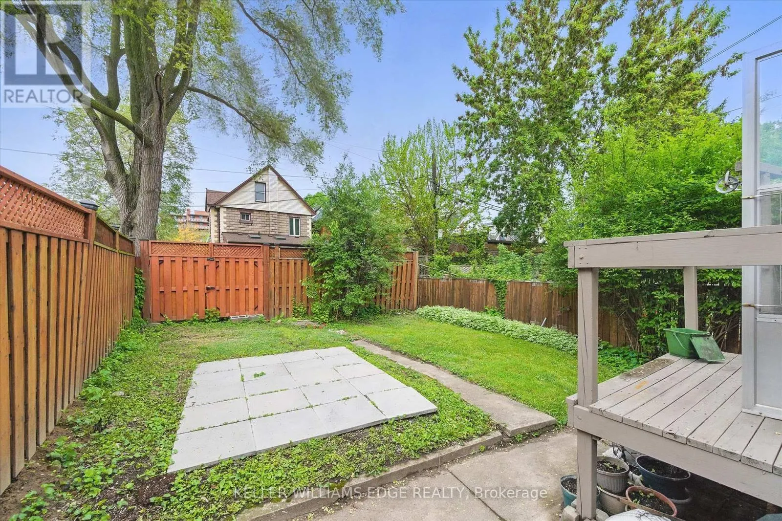 122 SANFORD AVENUE S