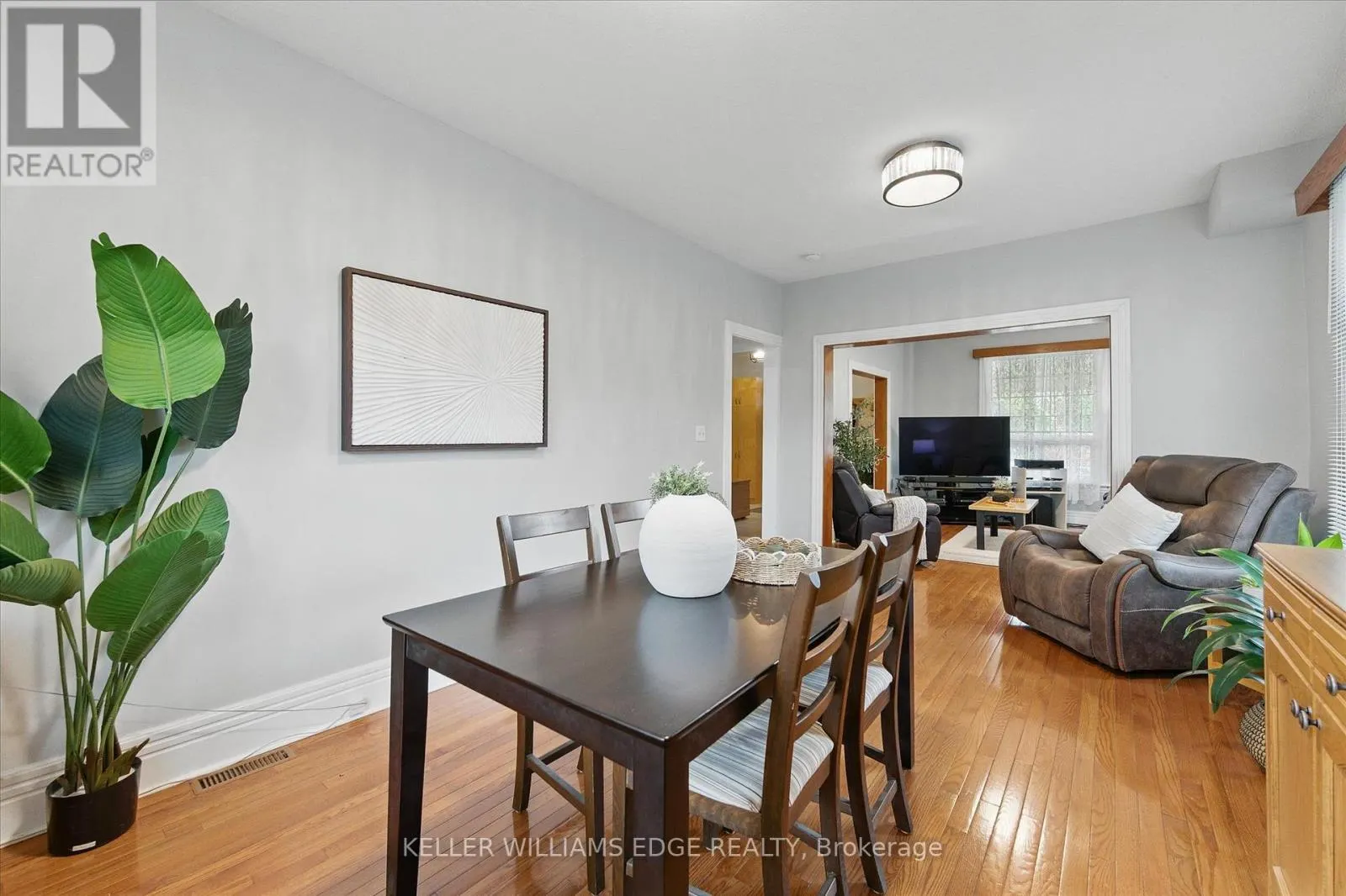 122 SANFORD AVENUE S