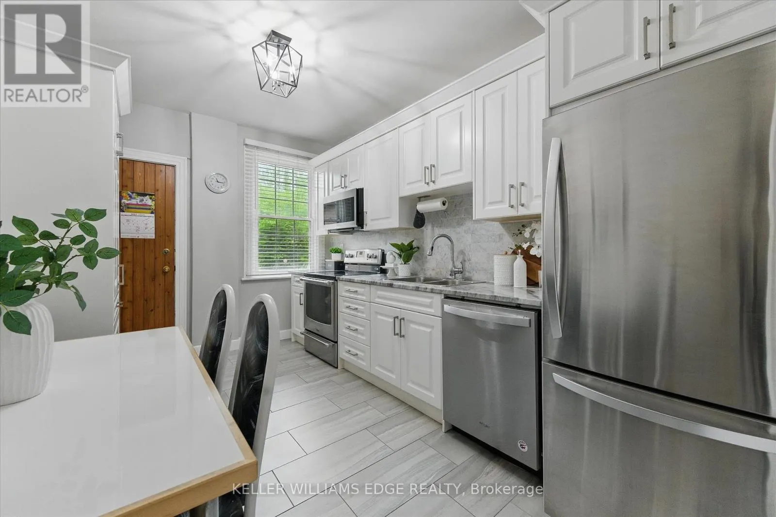 122 SANFORD AVENUE S