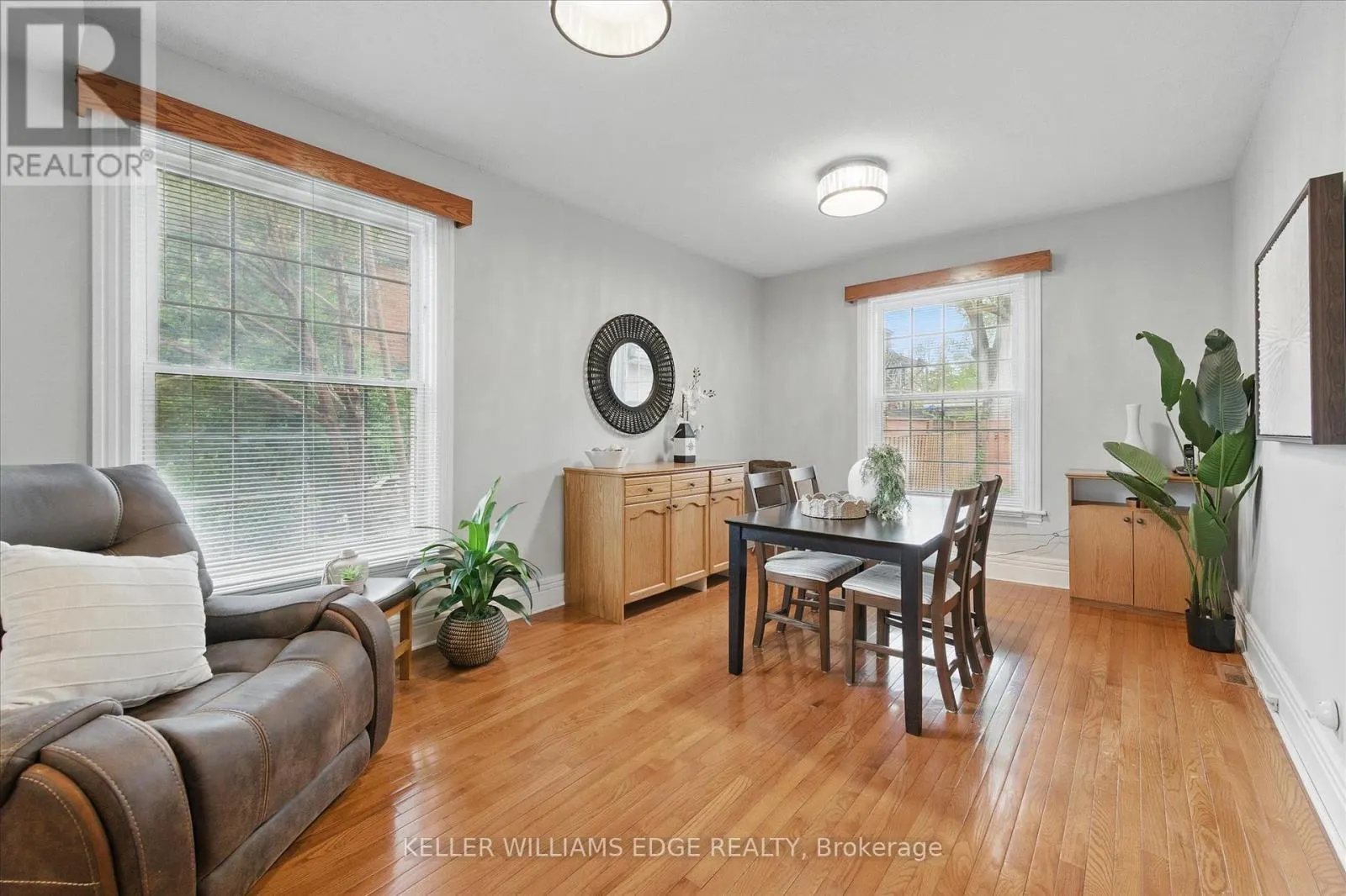 122 SANFORD AVENUE S
