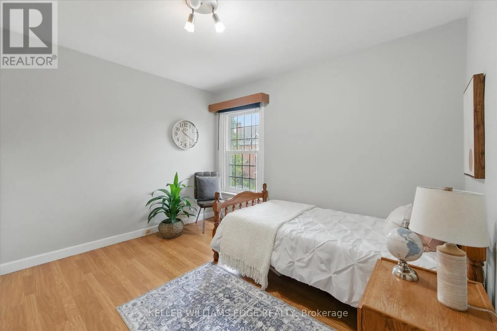 122 SANFORD AVENUE S