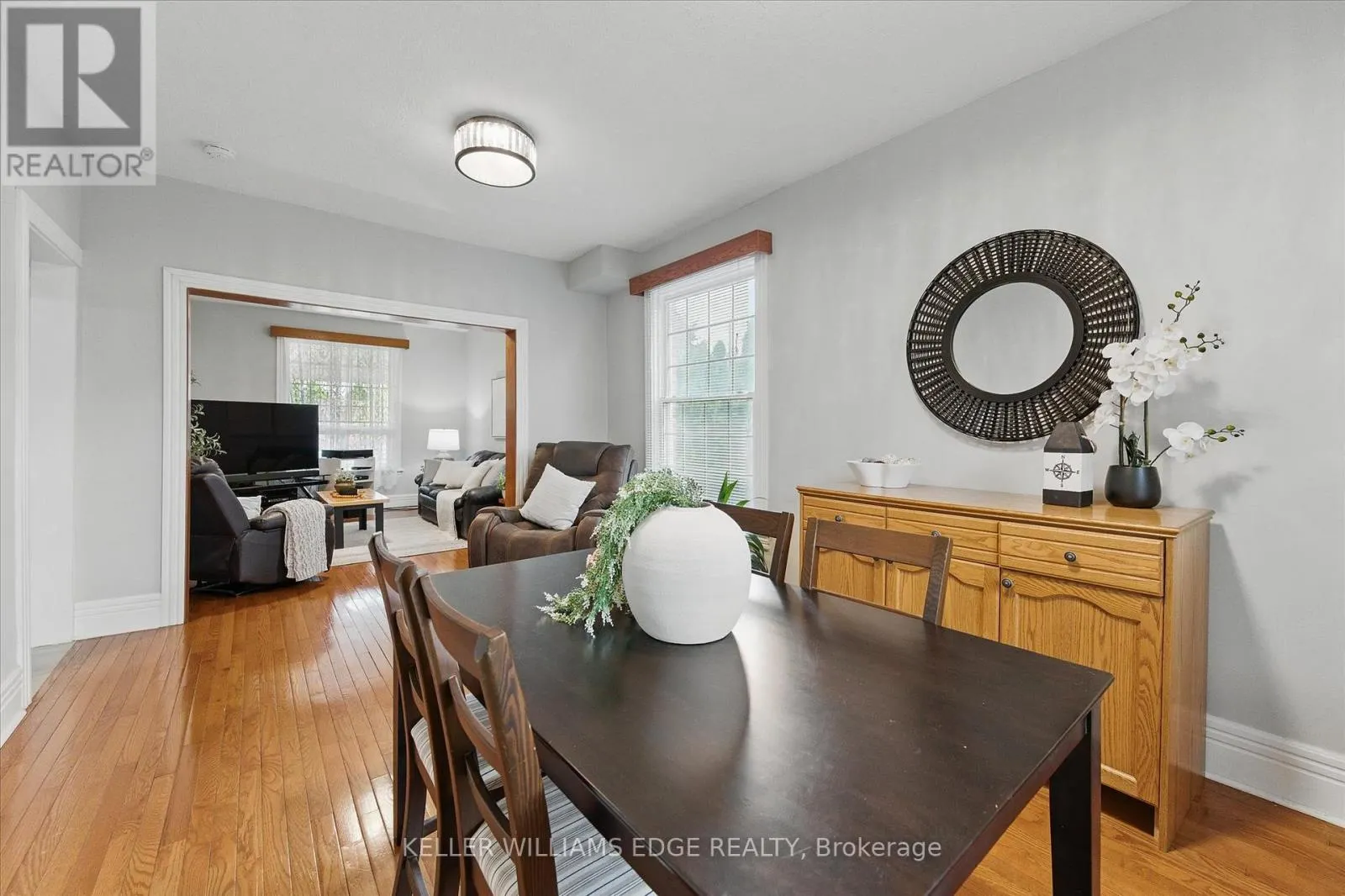 122 SANFORD AVENUE S