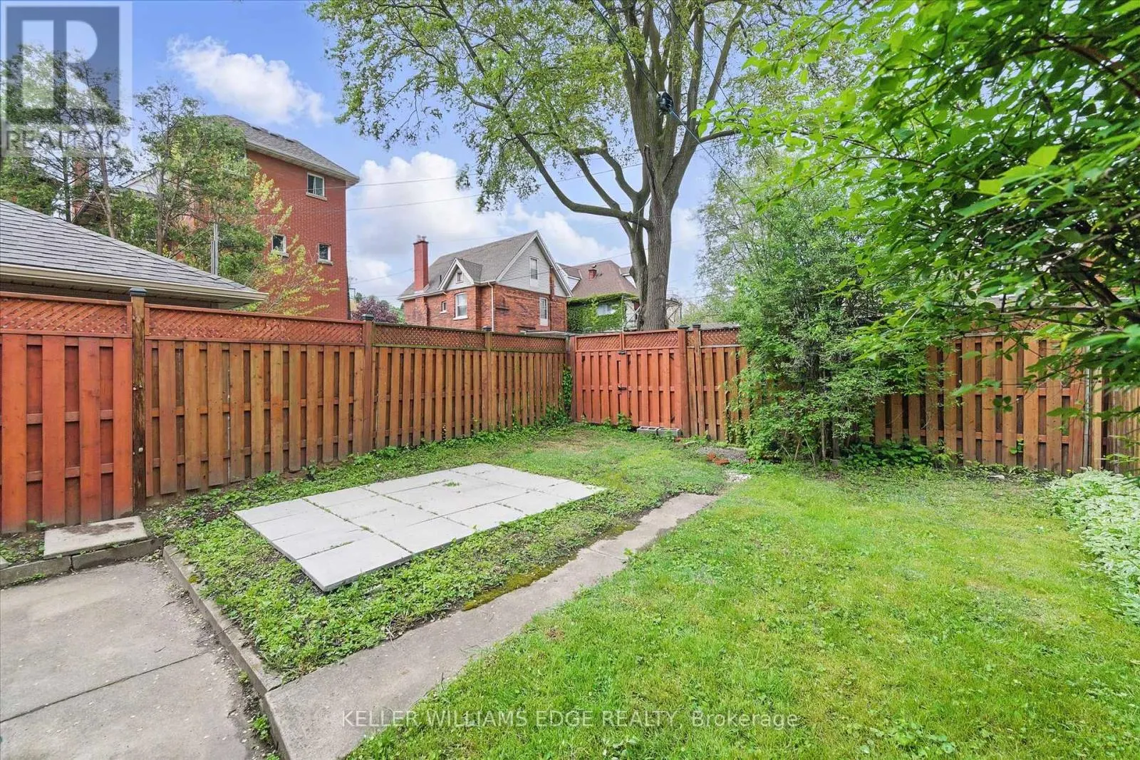 122 SANFORD AVENUE S