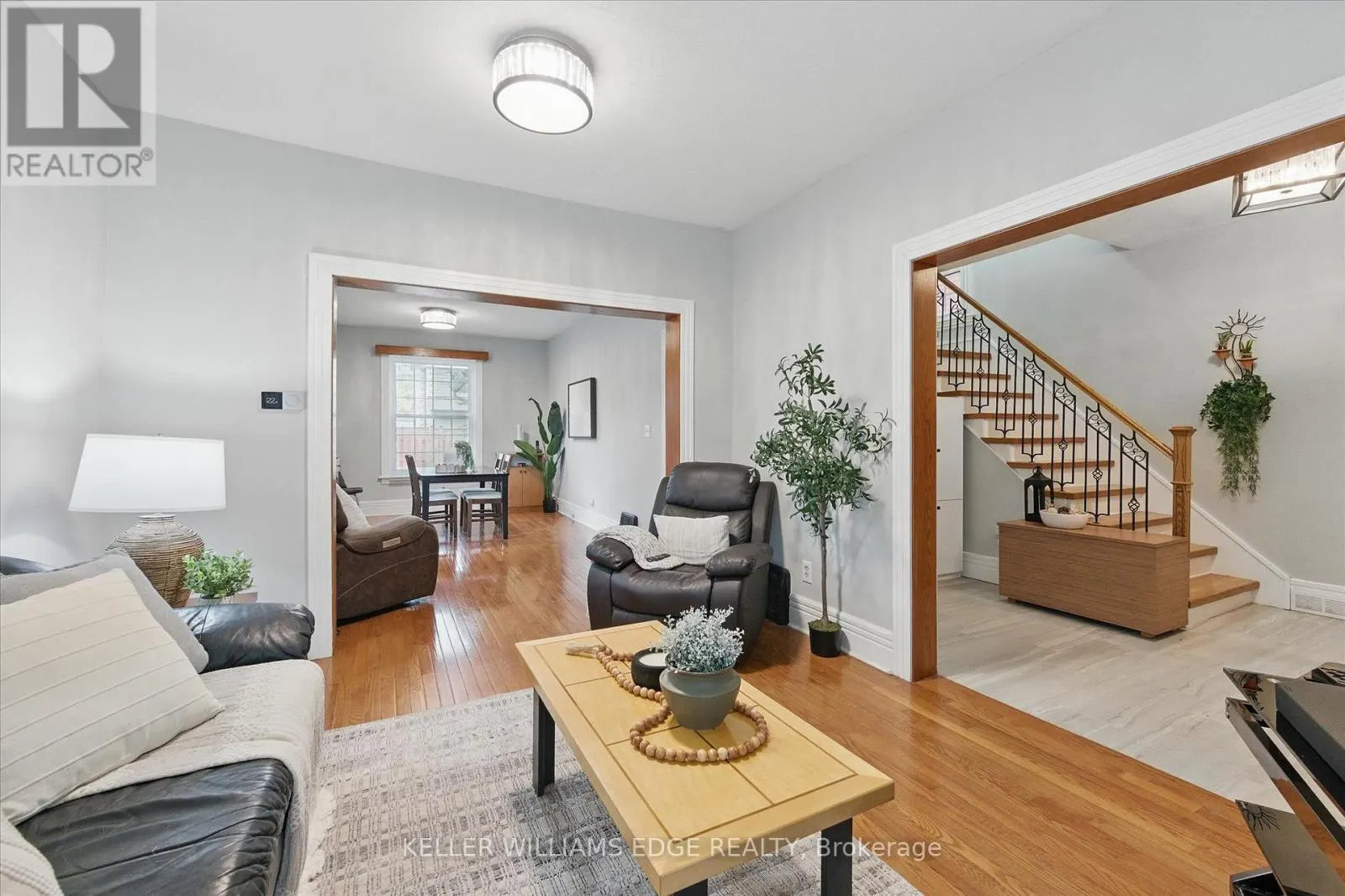 122 SANFORD AVENUE S