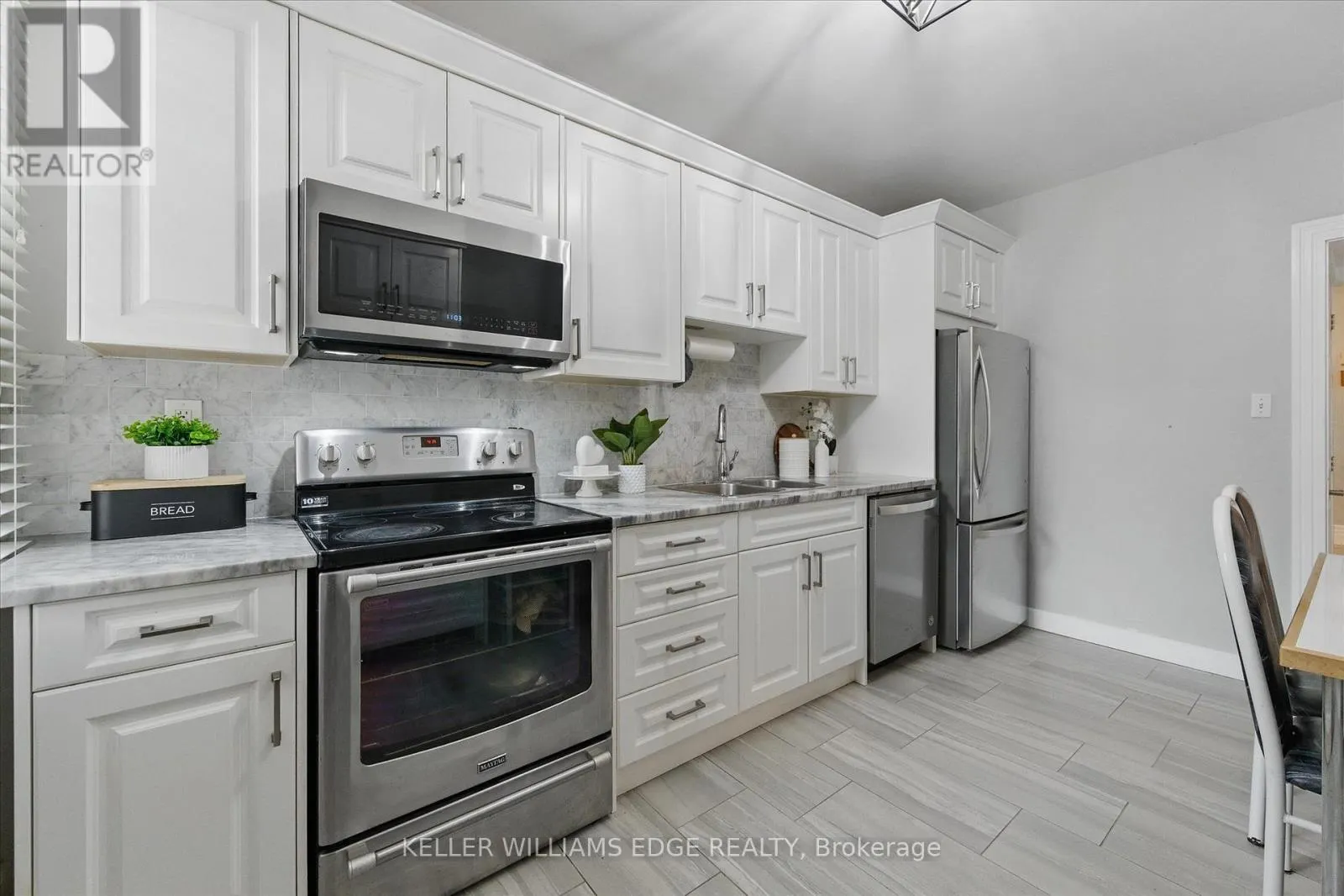 122 SANFORD AVENUE S