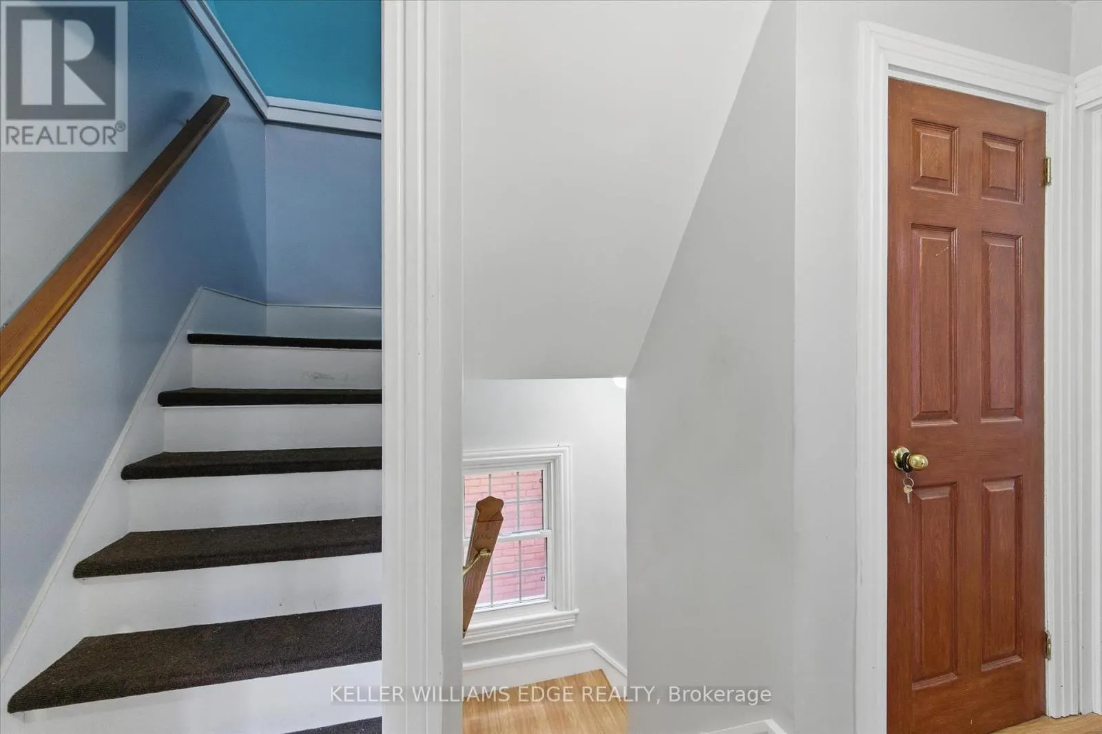 122 SANFORD AVENUE S