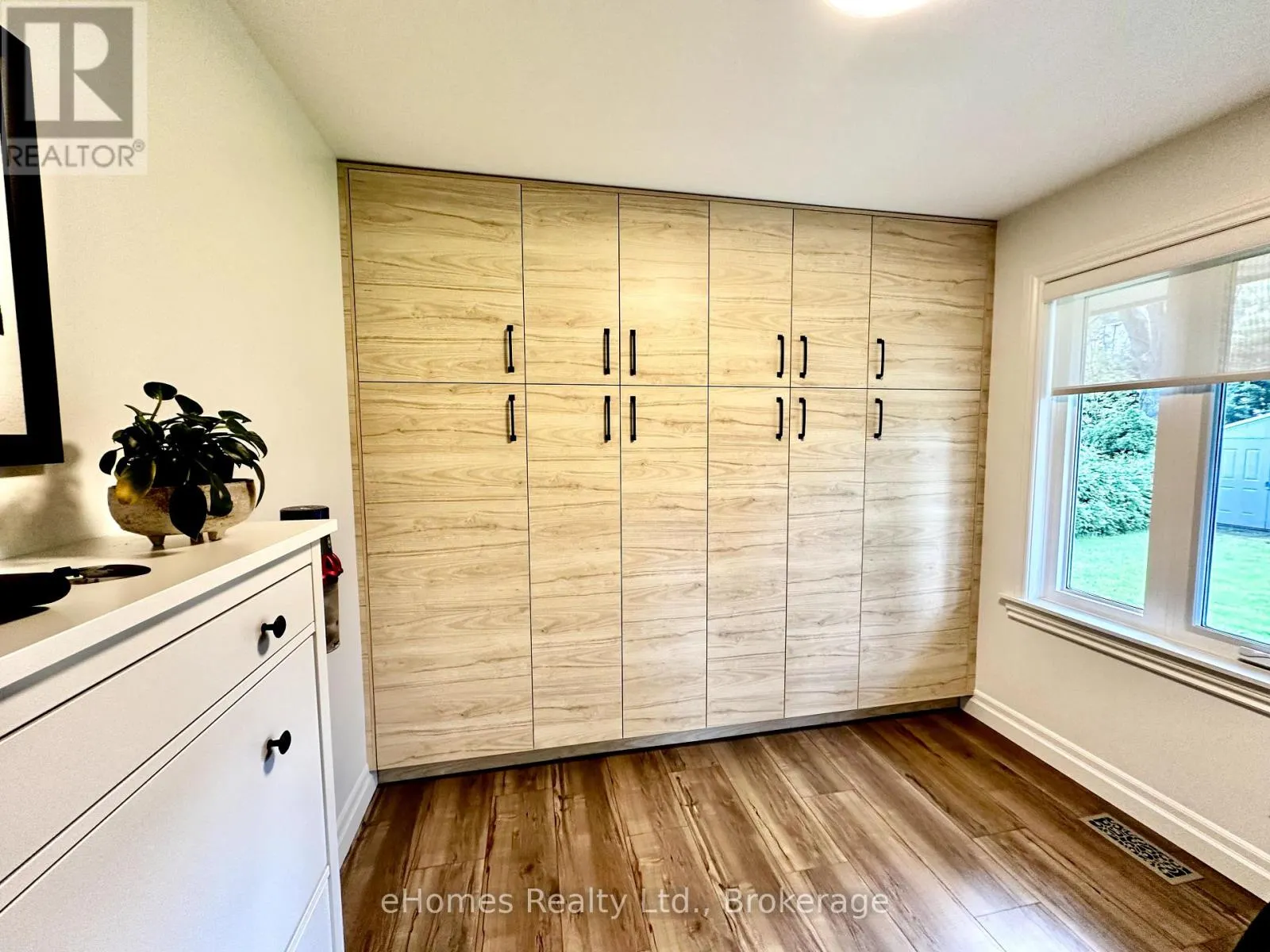 525 4TH A STREET W