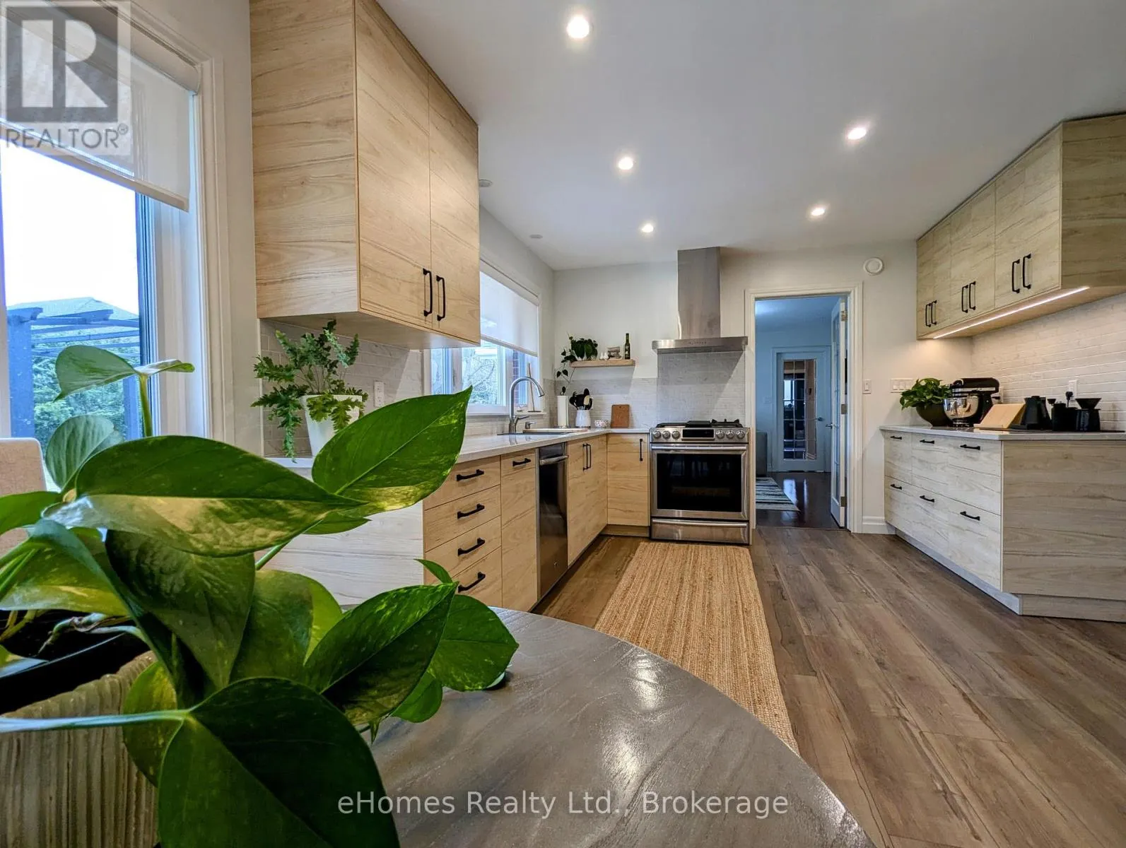525 4TH A STREET W