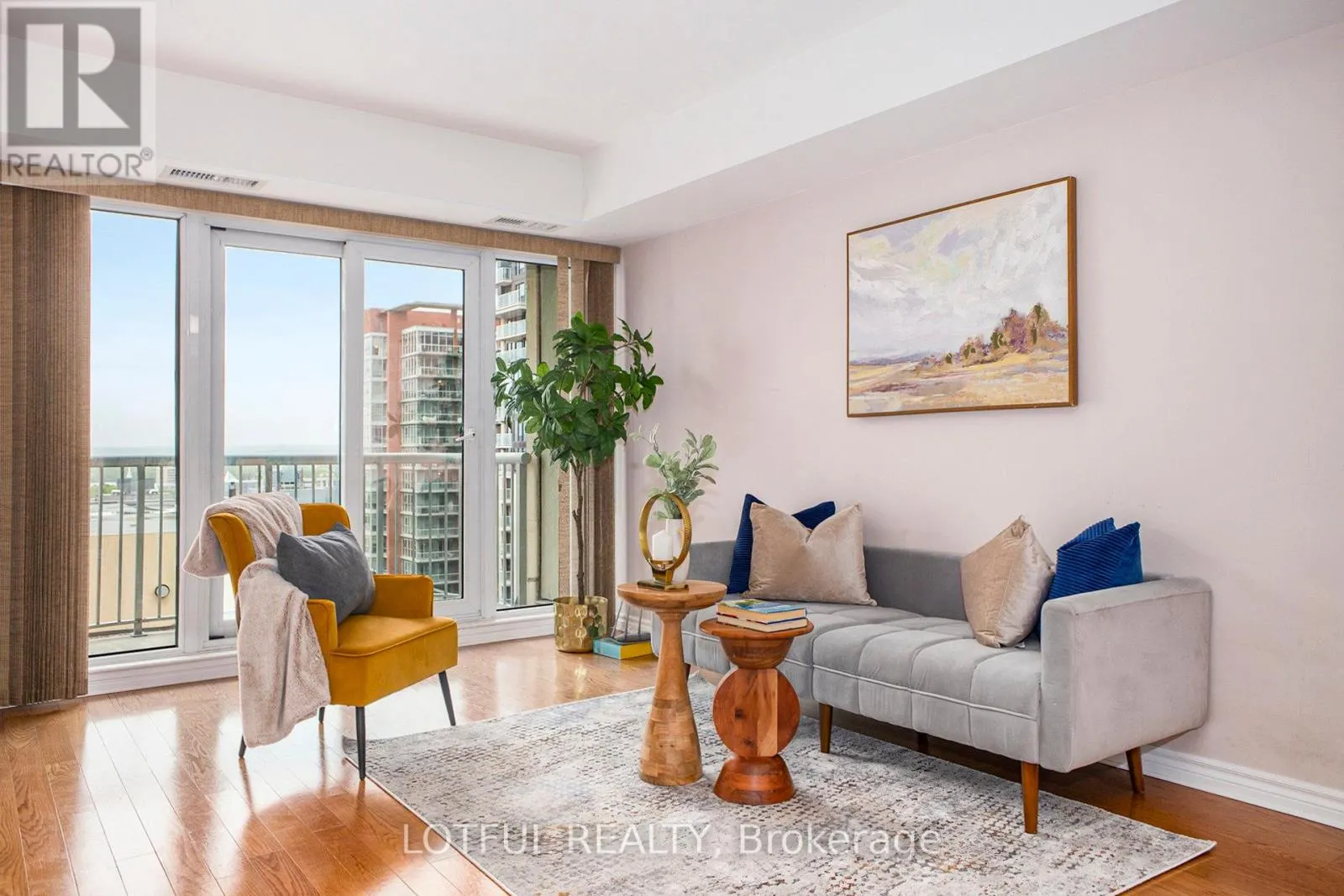 1703 - 234 RIDEAU STREET